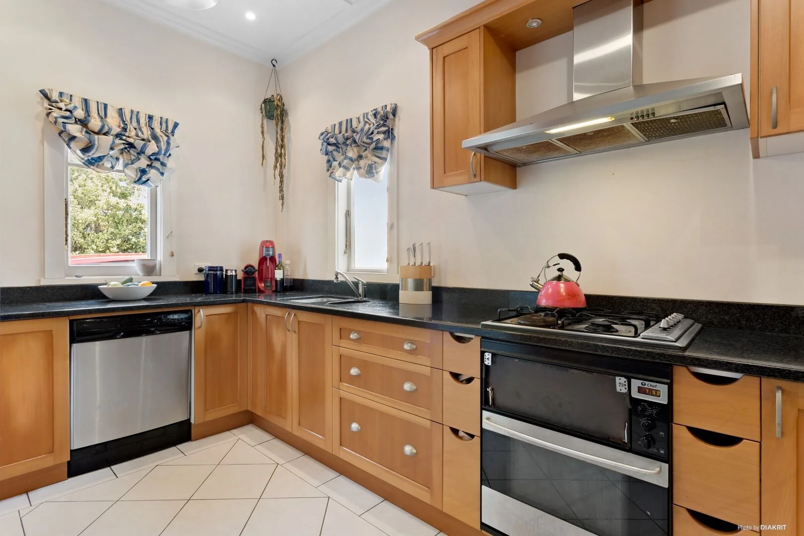 67-Aramoana-House-for-sale-by-Bob-Voss-kitchen.jpg