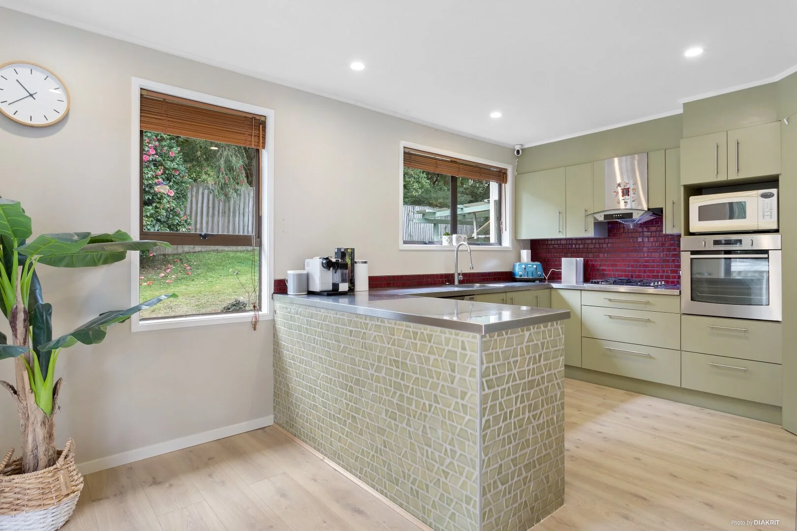 26-Cranston-House-For-Sale-by-Bob-Voss-kitchen-2.jpg