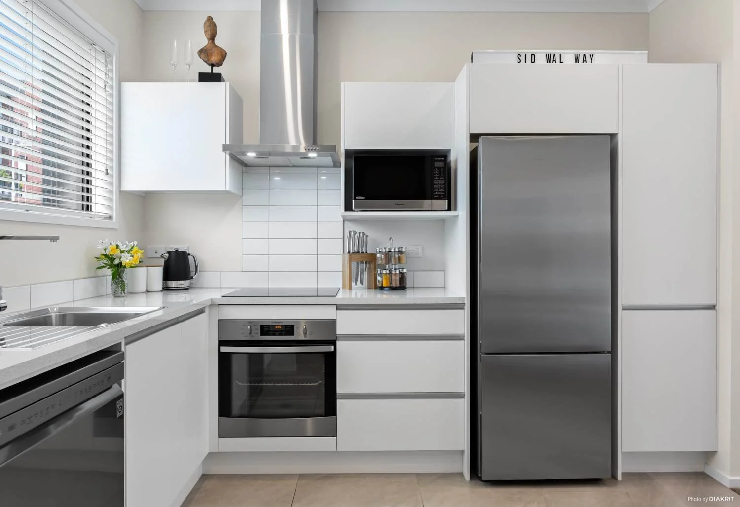 5.For-sale-by-Bob-Voss-kitchen.jpg