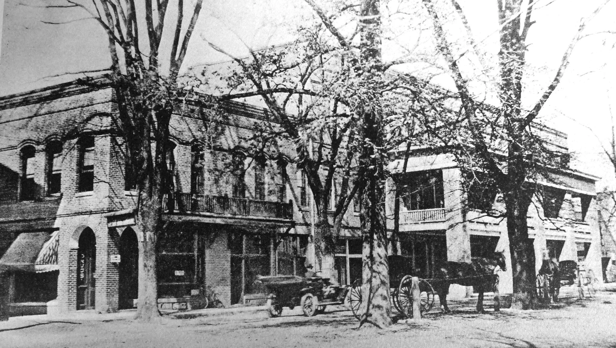 IngramHotelOld.jpg