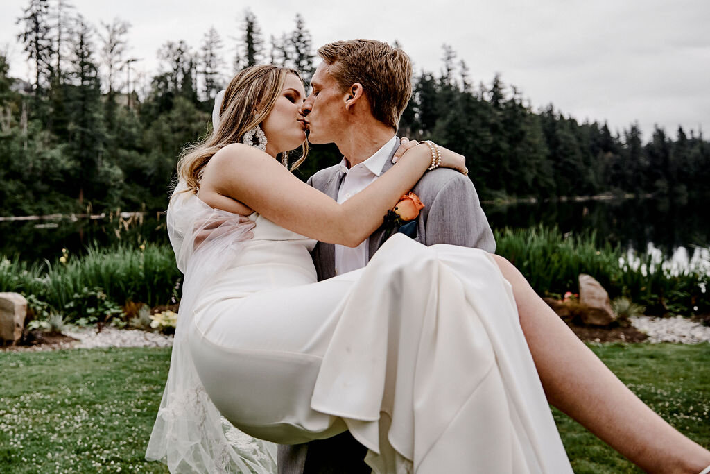 20190707_Malissa+Andrew_09_IntimateFormals_016.jpg