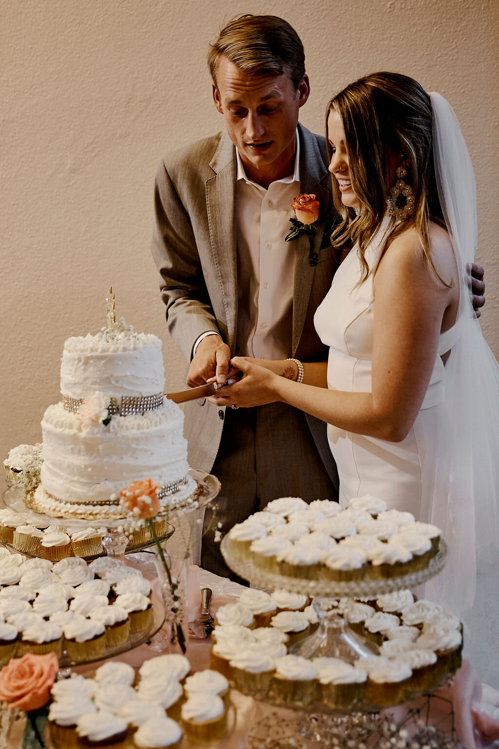 20190707_Malissa+Andrew_13_CakeCutting_002.jpg