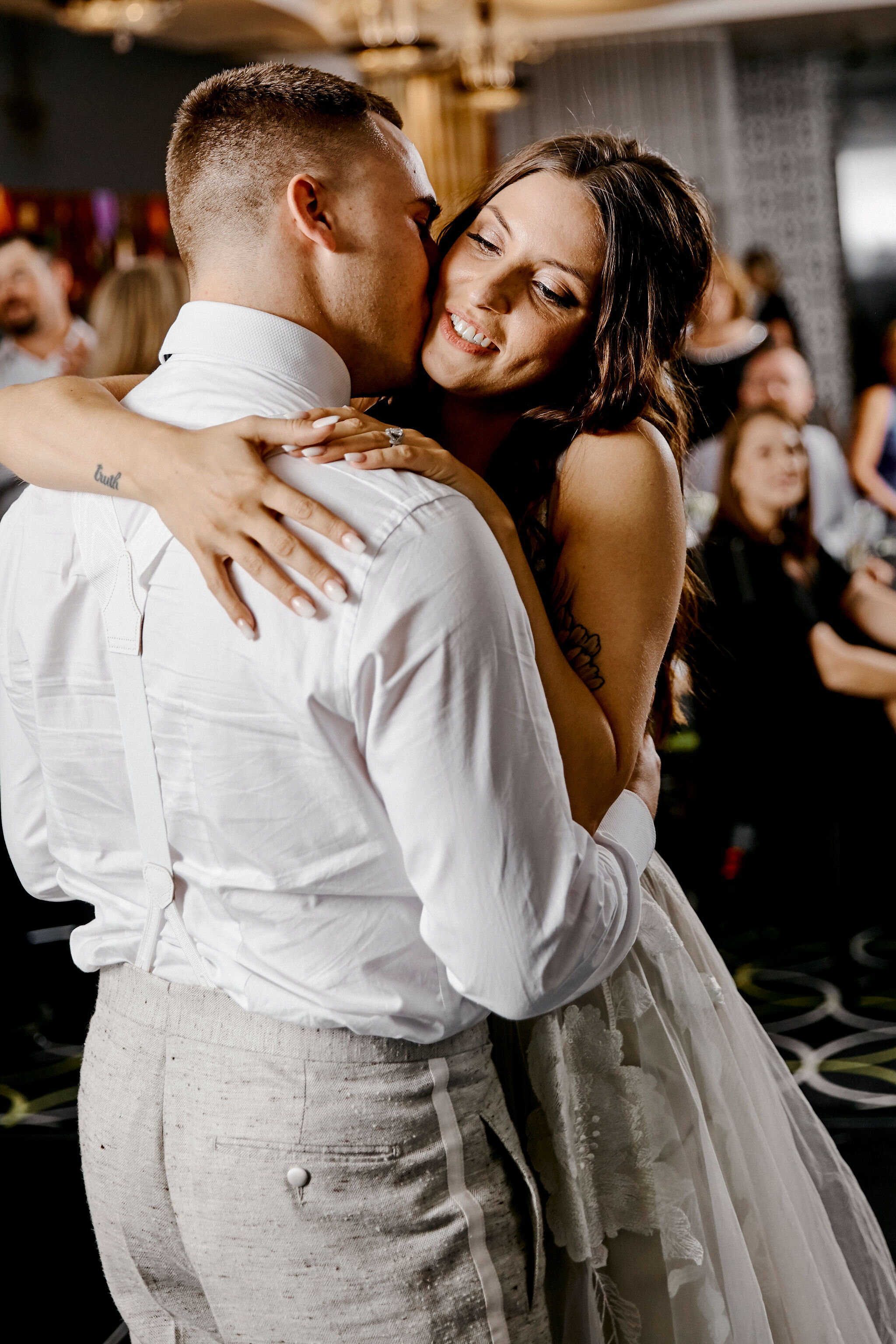 20190720_Madison+Logan_12_FirstDance_007.jpg