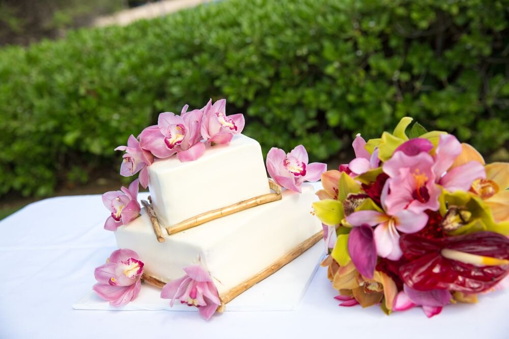 tiers-of-joy-hawaii-wedding-cakes.jpg
