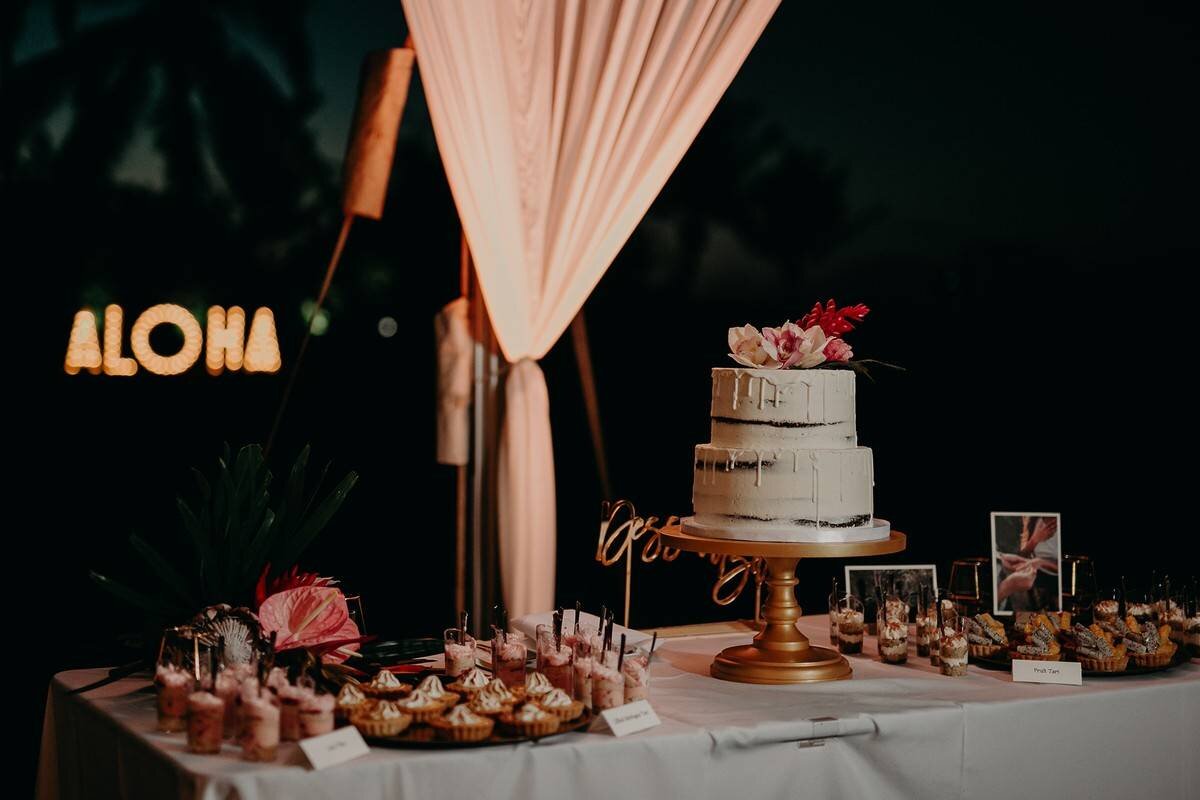 up and country wedding cake and bakery oahu honolulu hawaii 2.jpg