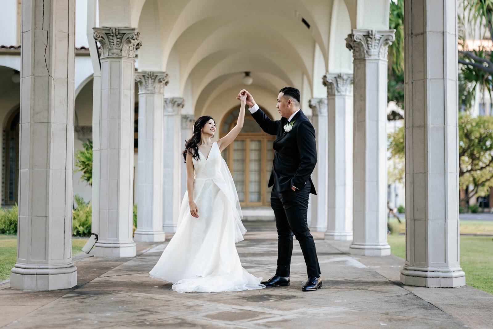 Everything you need to know about weddings at Cafe Julia in Honolulu