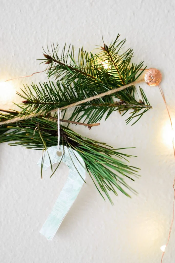 Holiday Wall Decor DIY - Noodoso