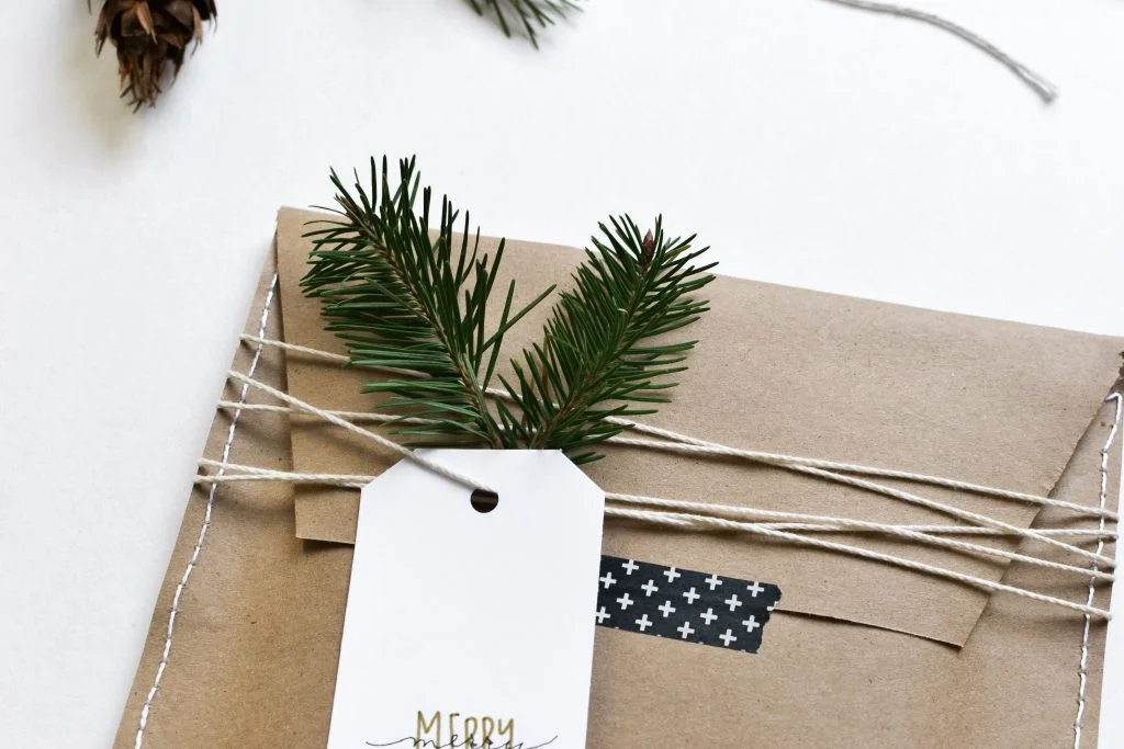 Minimal Christmas Wrapping - Noodoso