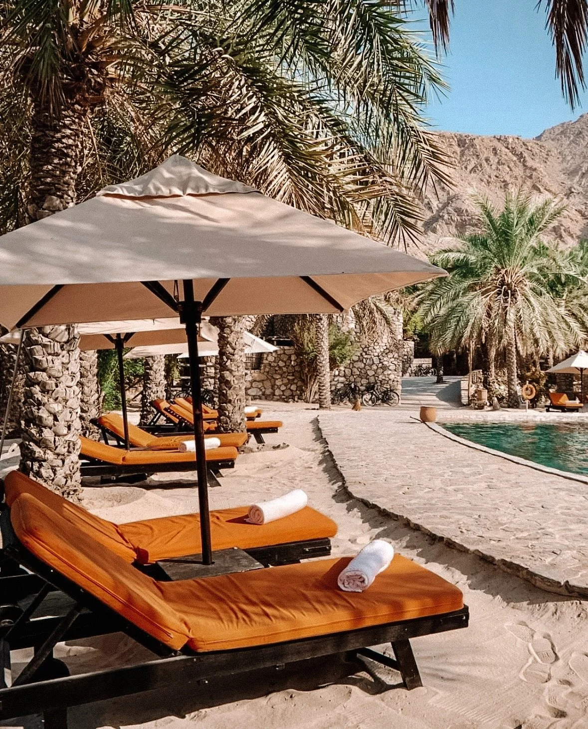 Tr&aelig;t af m&aelig;ngden? Larmen? Det almindelige? 👇🏼🌍⛰️

Hvis luksus for dig betyder isolation, ubesv&aelig;ret elegance og omgivelser, der er s&aring; betagende, at det f&oslash;les lidt uvirkeligt, s&aring; lad os lige introducere dig til Si