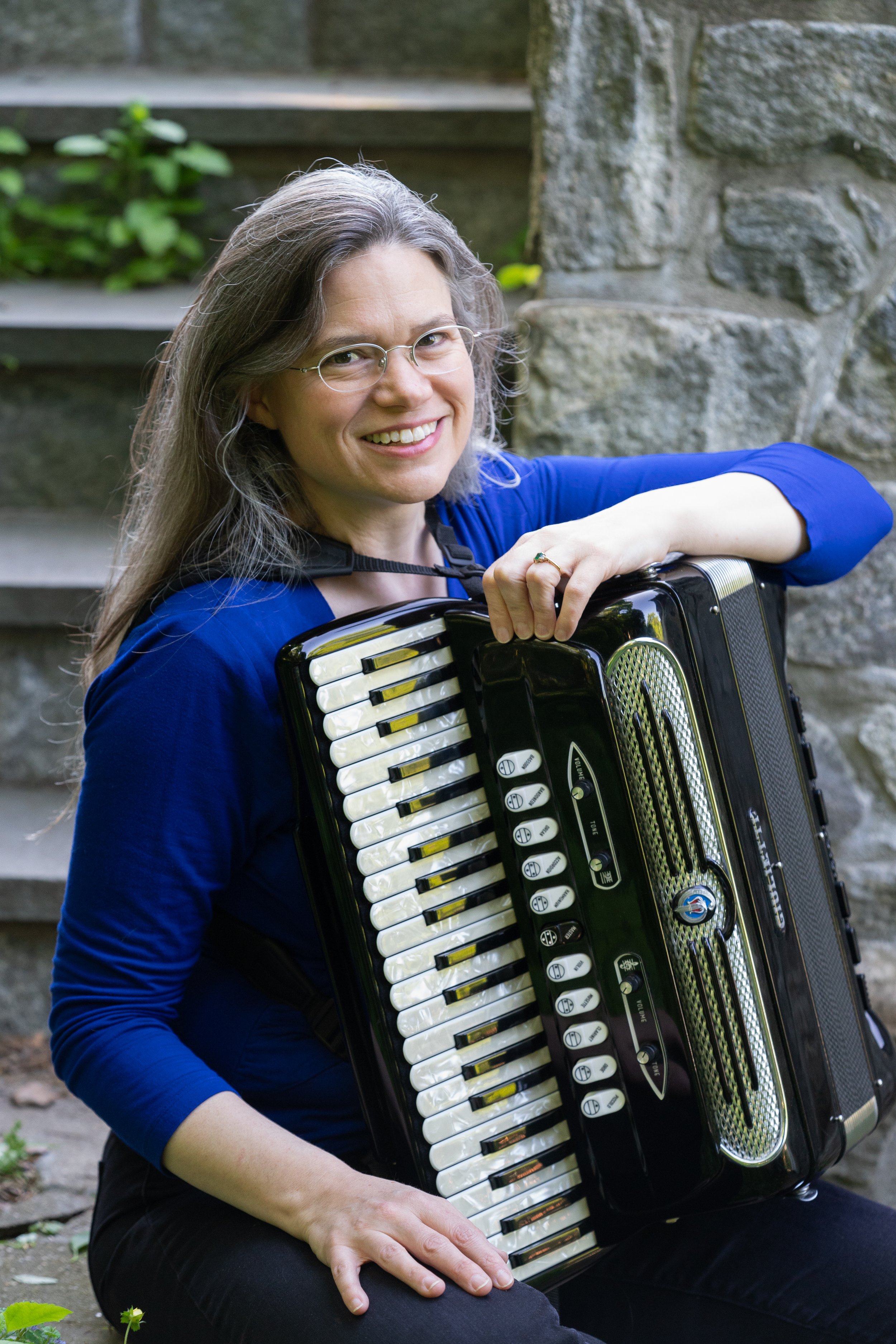 Jeanne Velonis, accordion