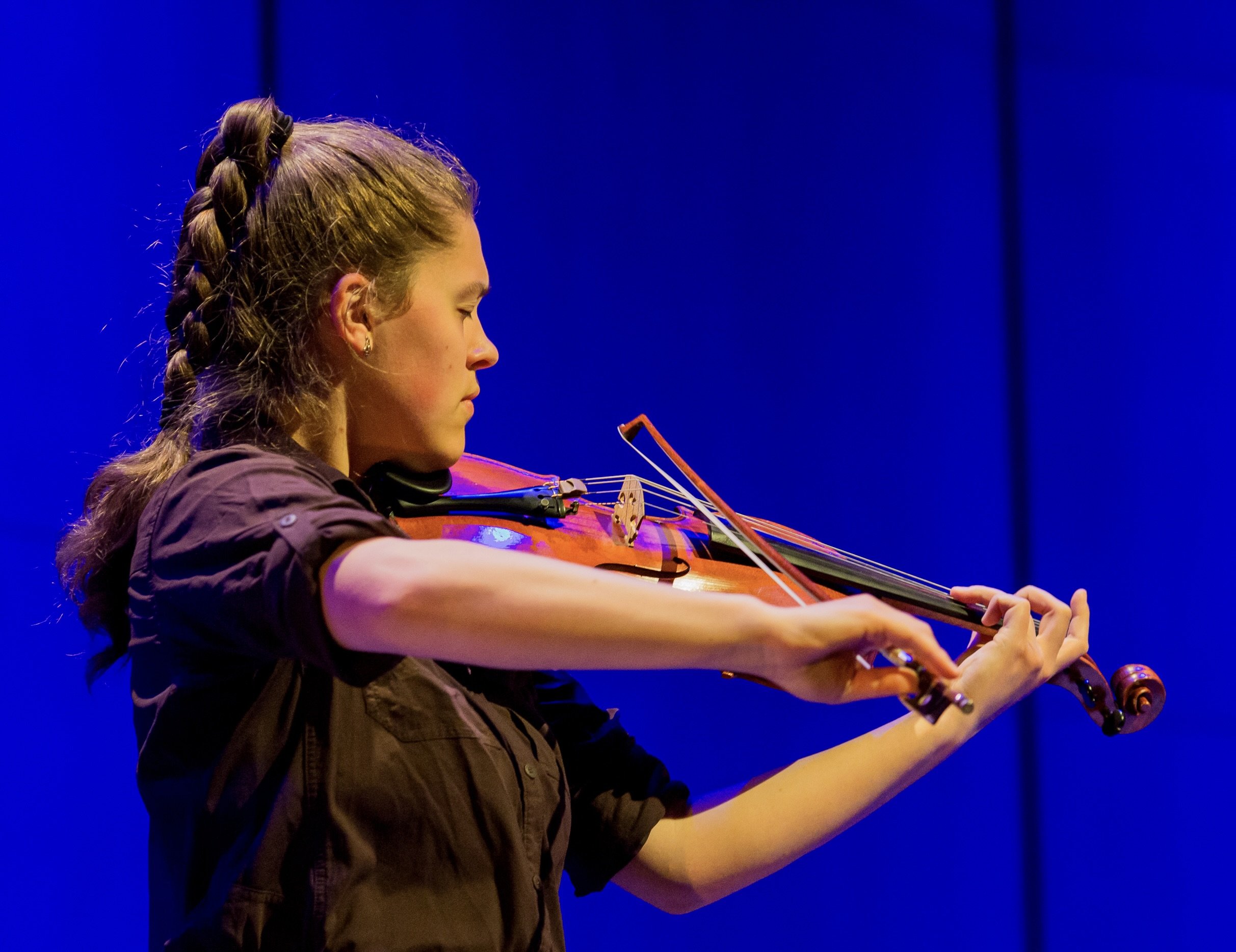 Flora Cummings, viola