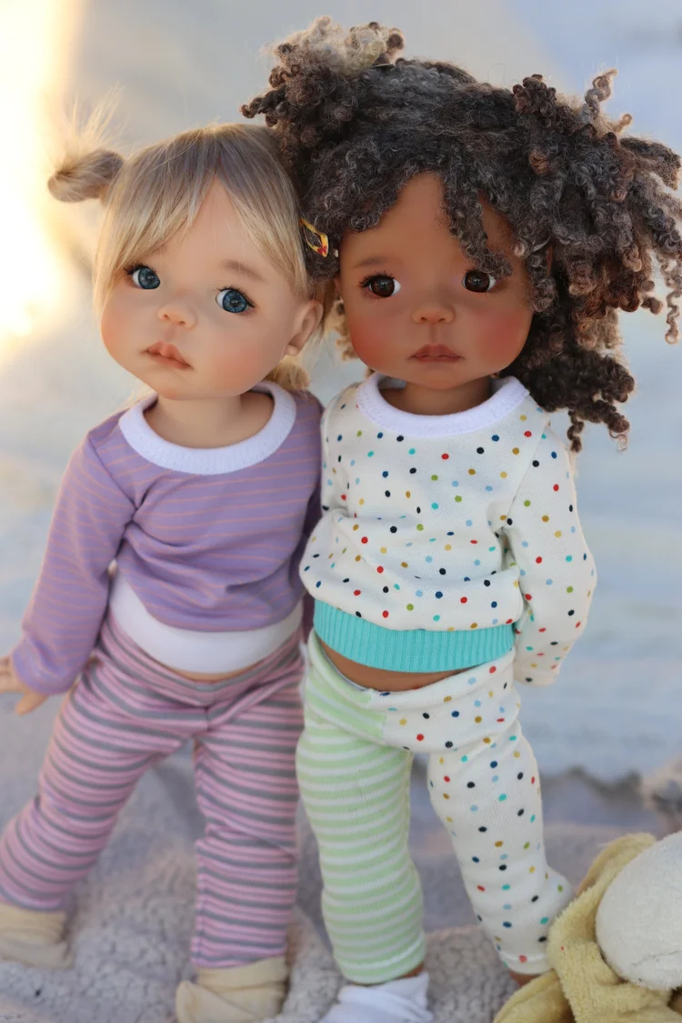 Two Meadowdolls in pyjamas, side by side
