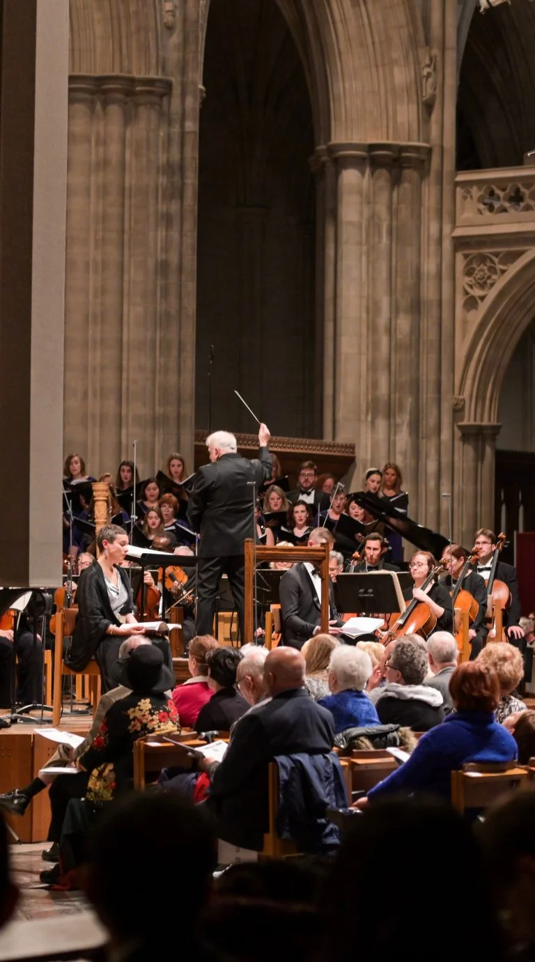 Slatkin, Cathedral Choral forces honor the Armistice with epic Russian rarity