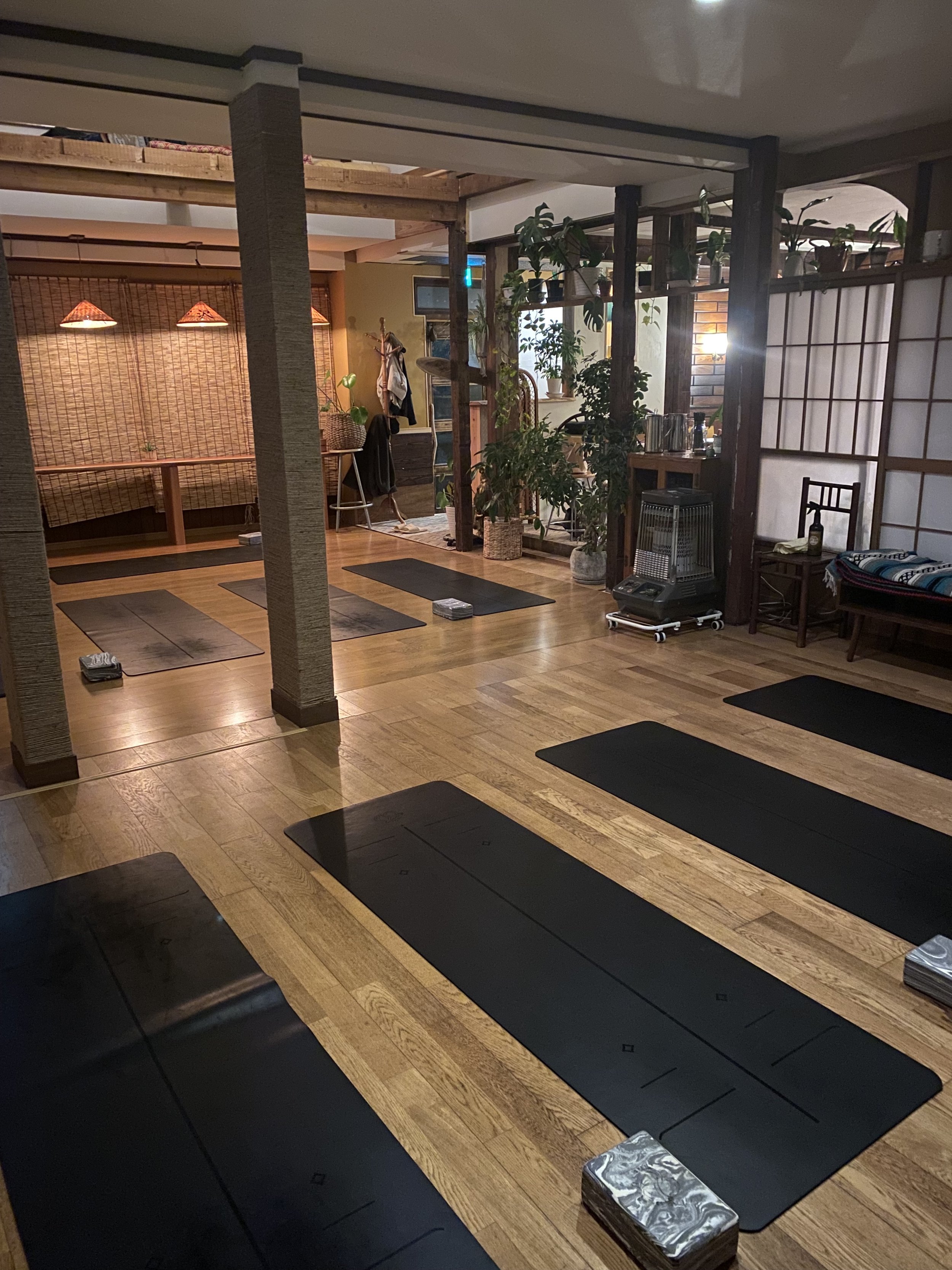 shizen cafe yoga pic.jpg