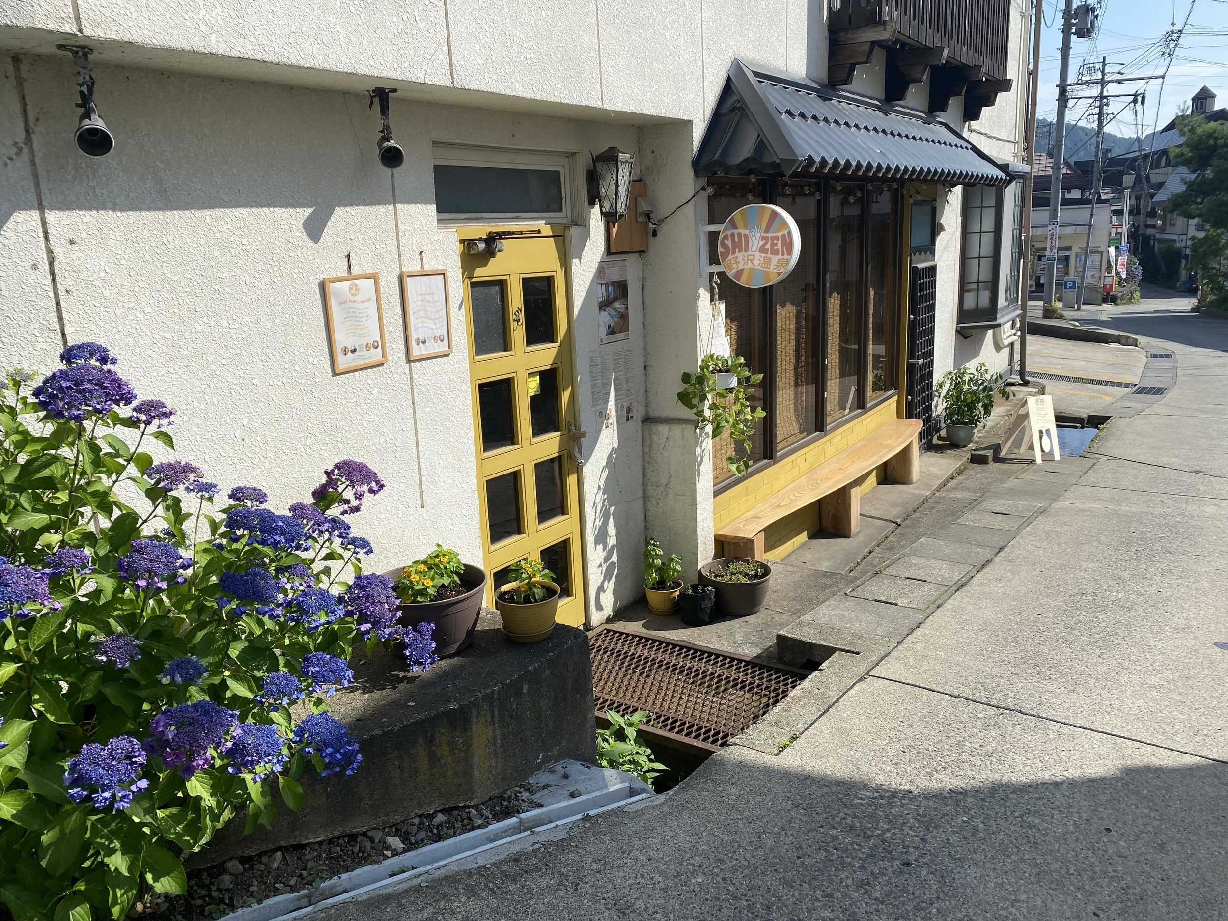 shizen summer cafe exterior.jpg