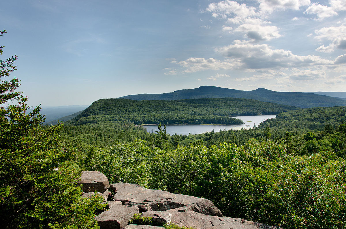 2012_July_06_North-South_Lake_from_Sunset_Rocks.jpg