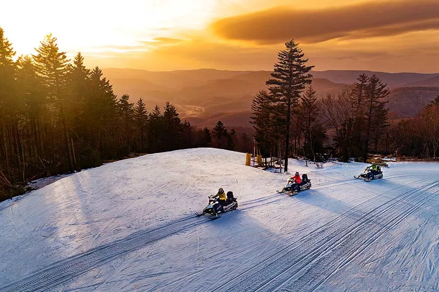 SN19_Snowbrains_Editorial_Content_ADVENTURE_ACTIVITIES_900x600.jpg