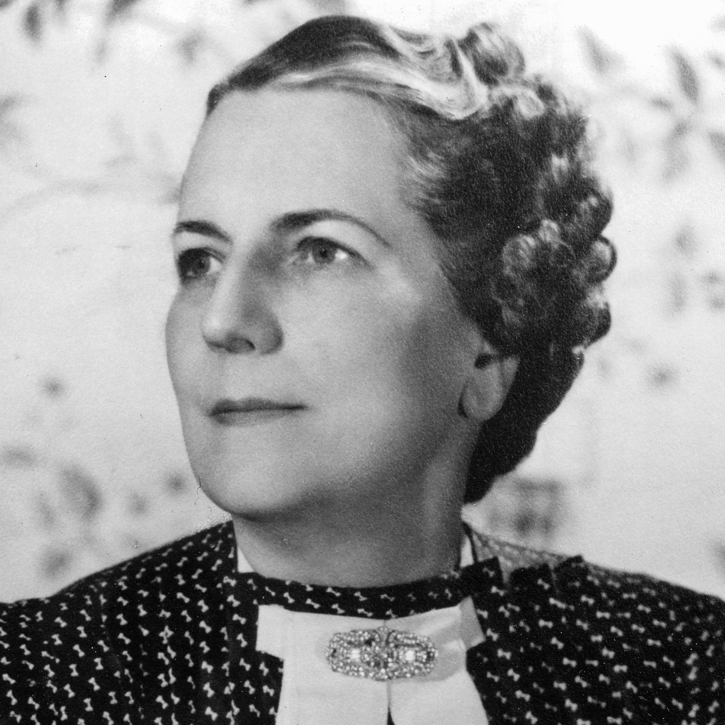 1926-27 Christine Hunter