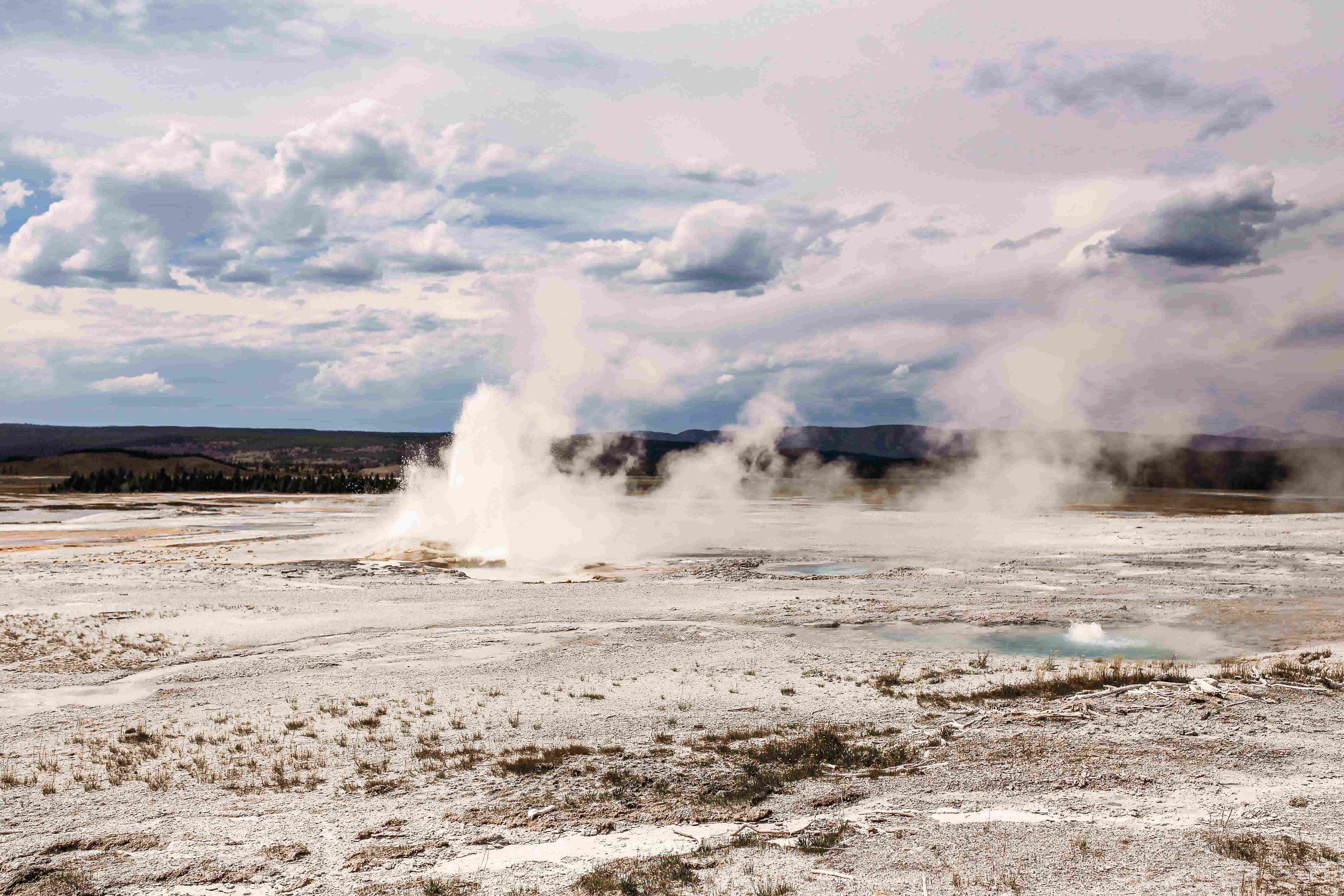 Yellowstone Gysers3.jpeg