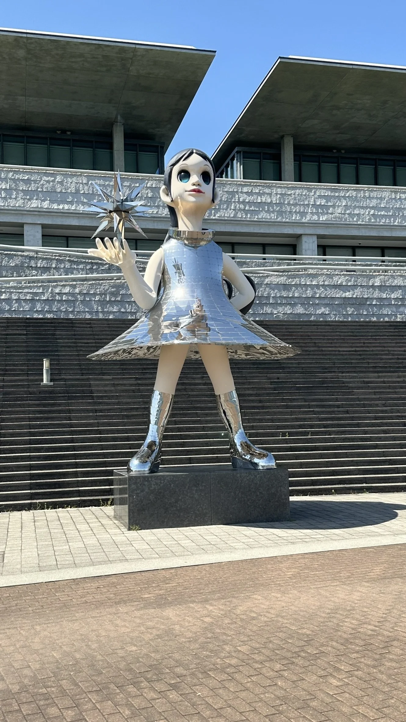 “Sun Sister” - Kenji Yanobe (Kobe)