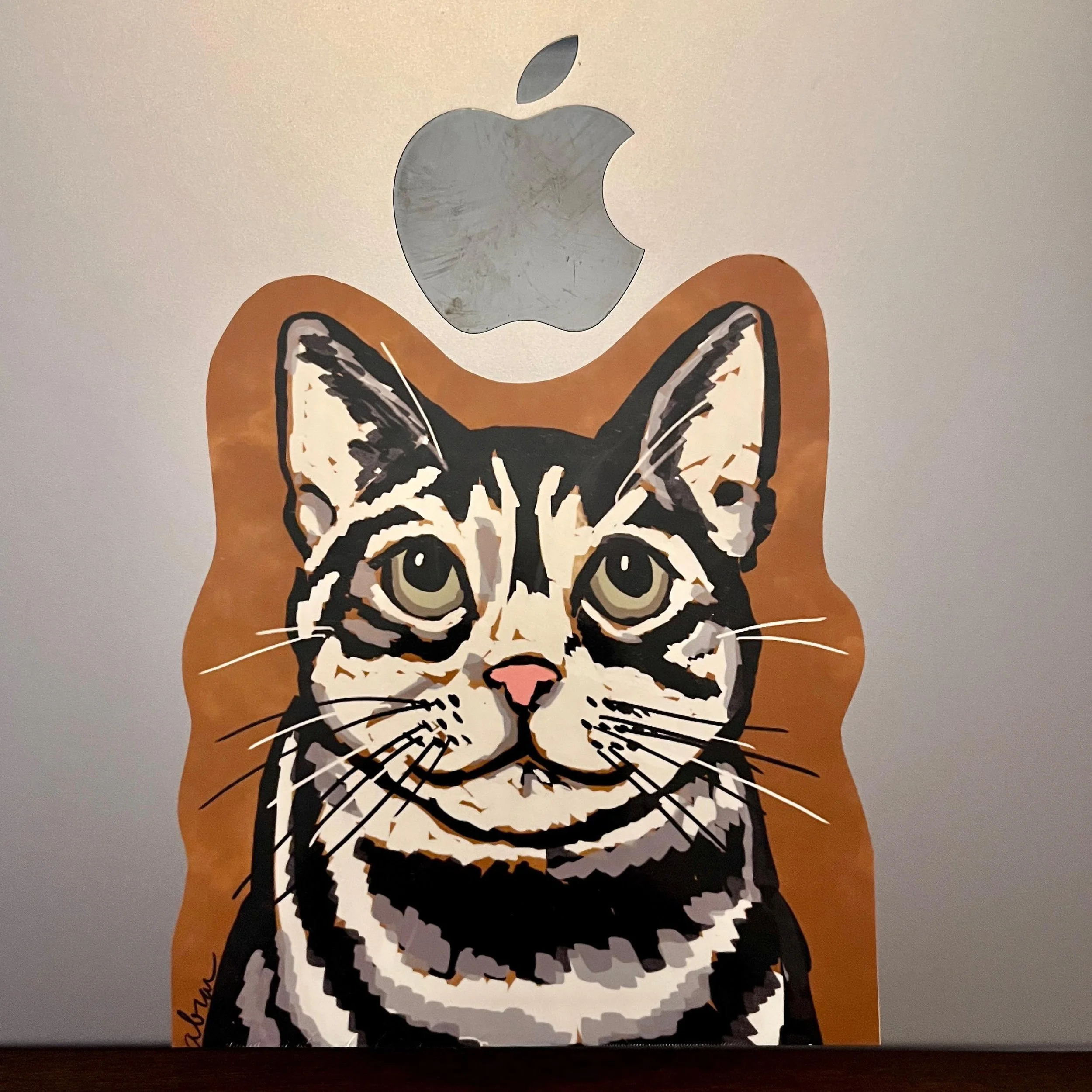 I&rsquo;m not one to cover my computer with stickers&hellip; but I made a design to cover up a notebook cover and&hellip; well&hellip; it fit here, too 😊
#stickers #cat #computer #vtartist