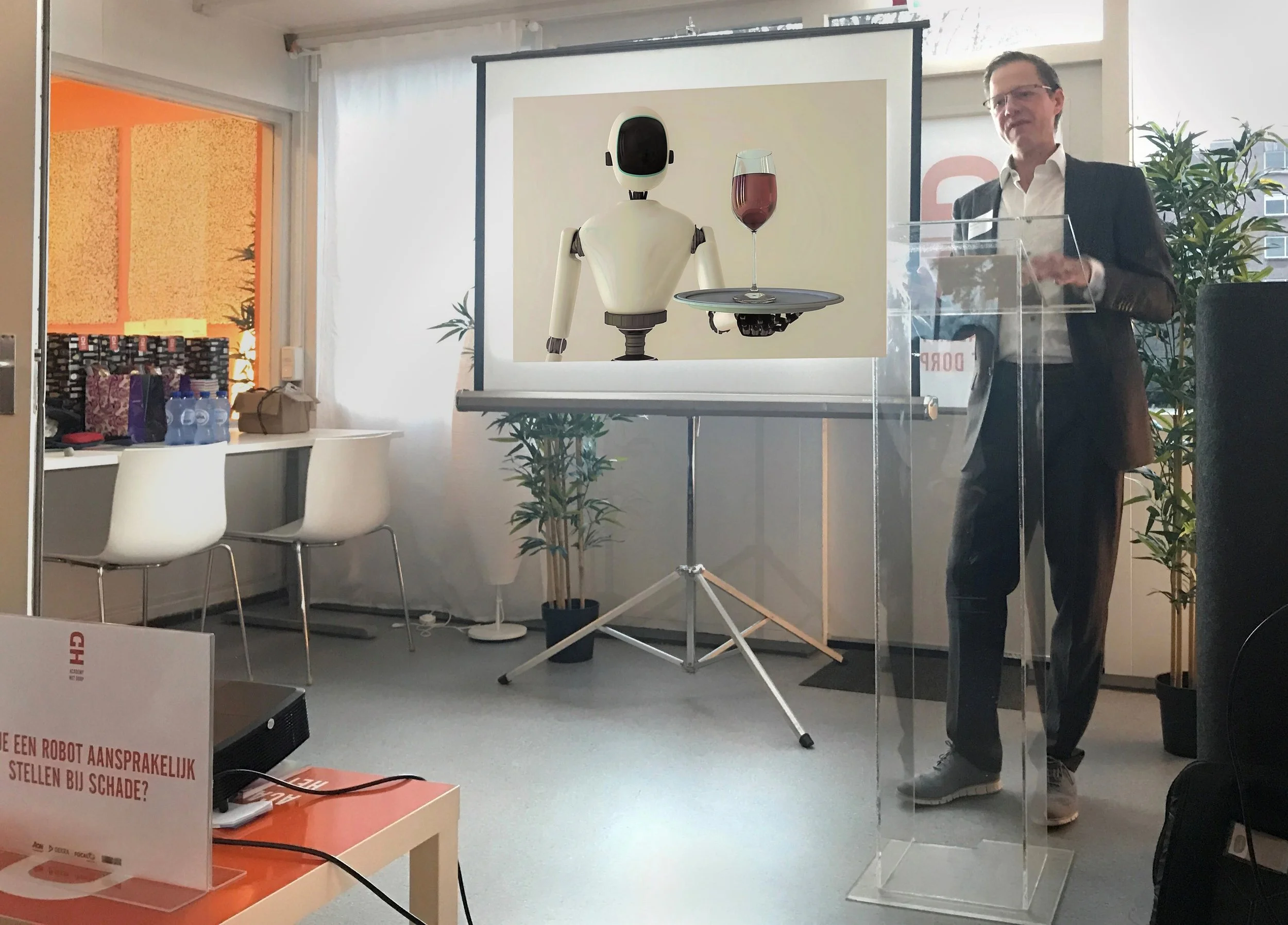 Legal Status of Robots and AI in Healthcare - Symposium Academy Het Dorp
