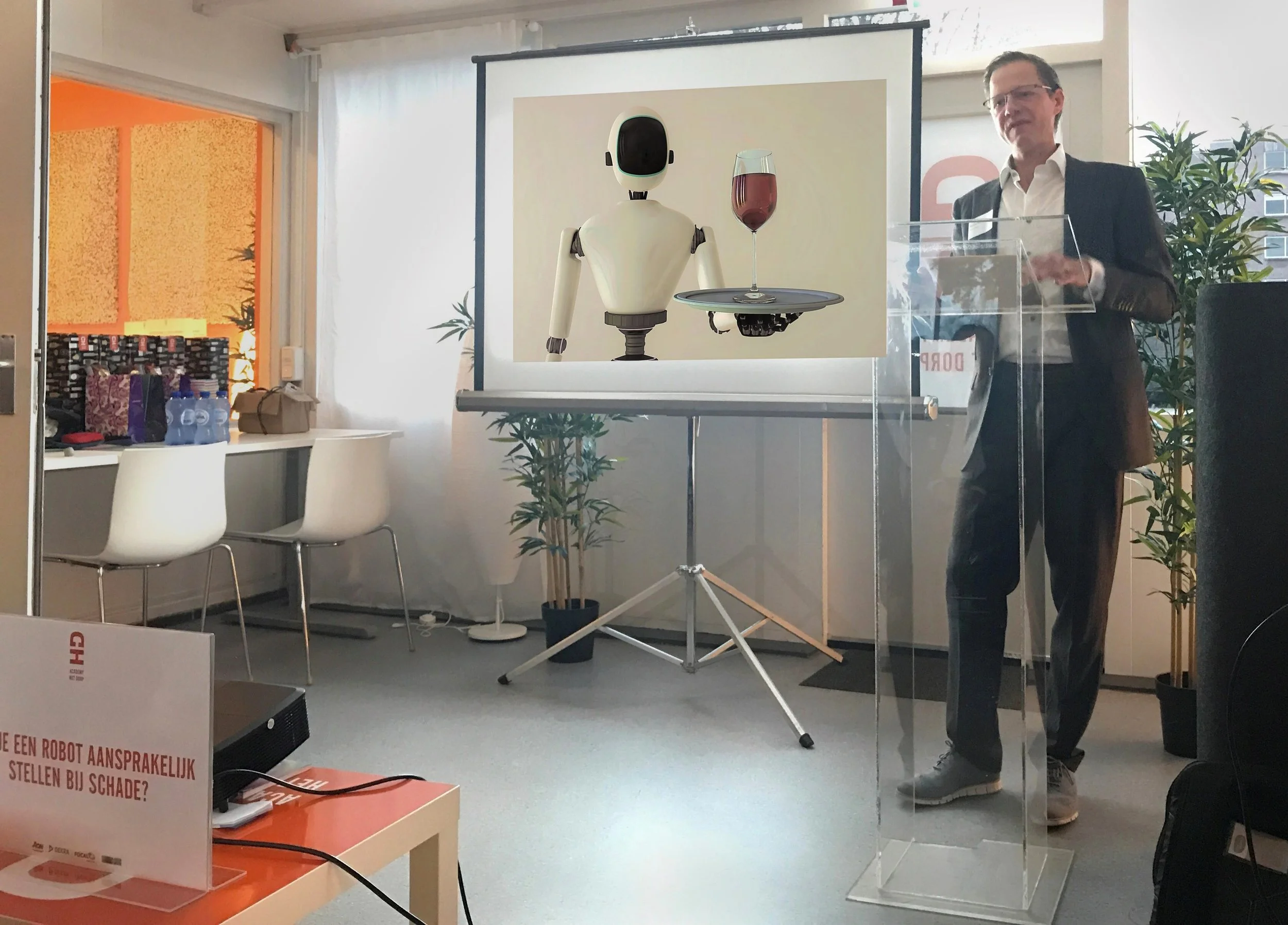 Mauritz Kop LL.M.: The legal status of smart robots : legal personality, intellectual property and fundamental rights