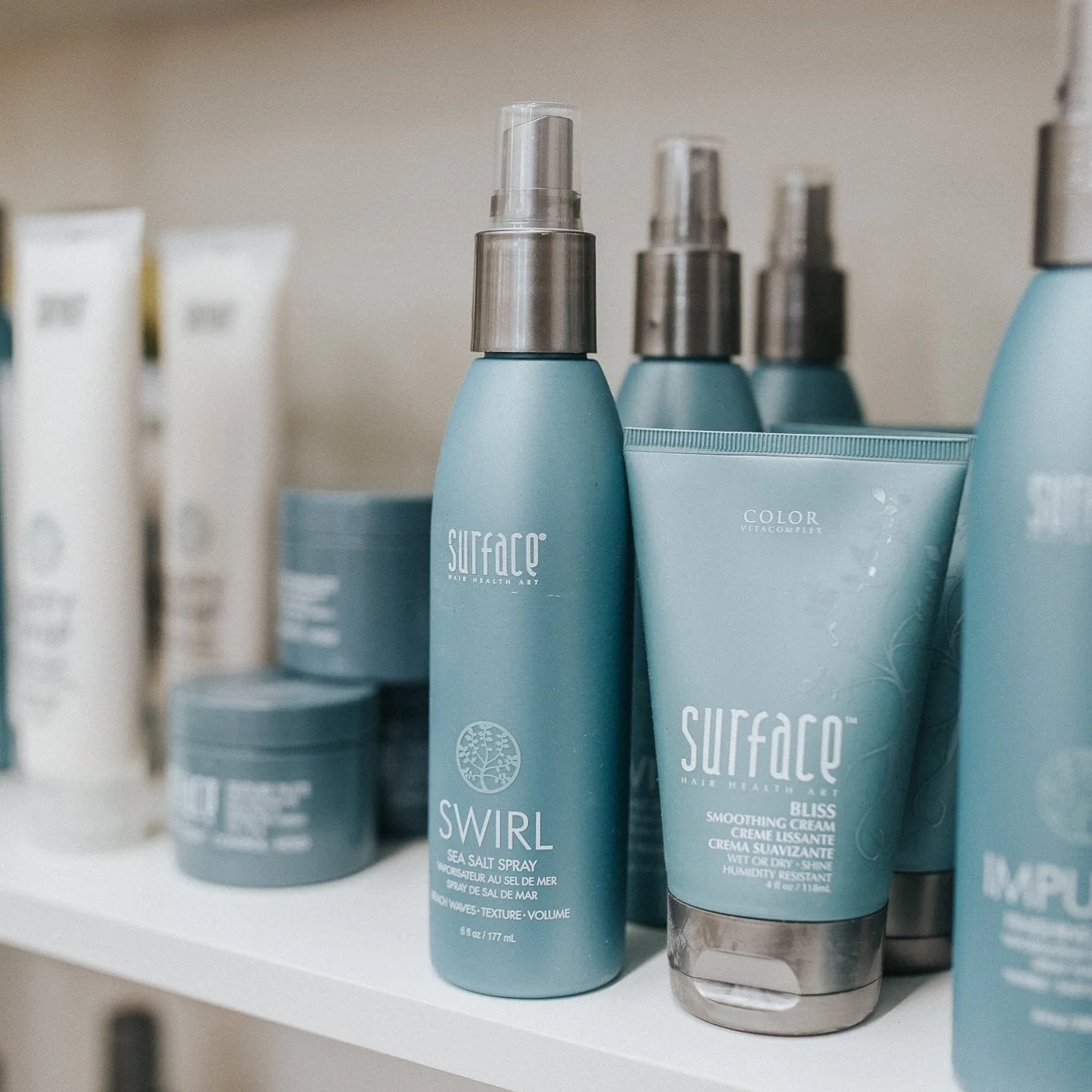 We 💗 @surfacehairhealth!

What sets Surface products apart?
&bull; Natural Preservatives + Cleansers
&bull; Vegan Protein
&bull; Sugars, Corn &amp; Vegetable Starches
&bull; Babassu, Moringa, Flax &amp; Argan Oil
&bull; Natural Color + Aromas
&bull;