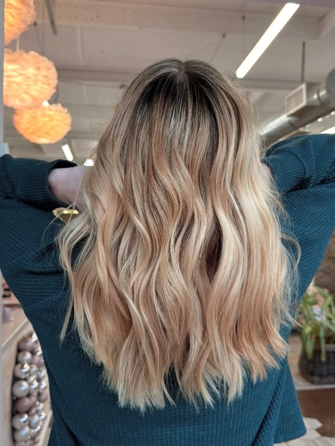 ✂️A cut by Christmas!
🎅🏻 Whatever you&rsquo;re wishing for &mdash; Trim, bangs, bob, layers &mdash; we got you!

Book an appointment with our stylists at www.hairandco.salon
.
.
.
#pensacola #downtownpensacola #pensacolahair #pensacolahairstylist #