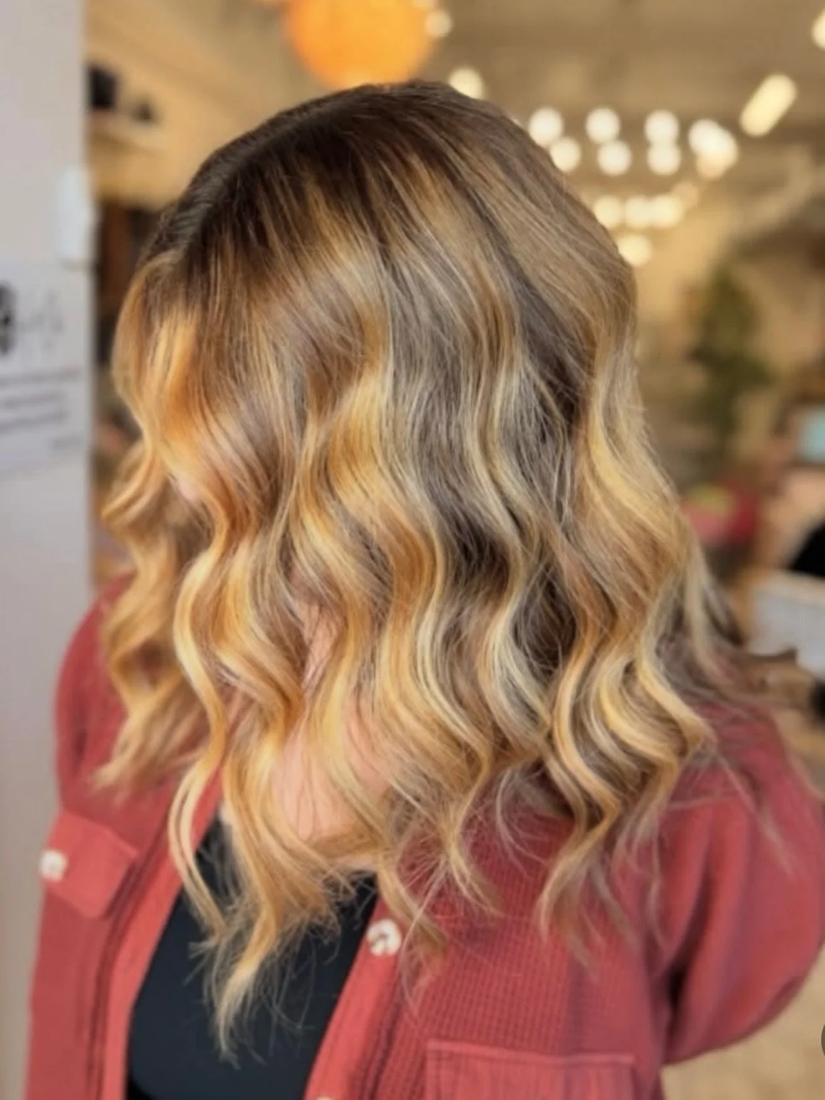 Bright &amp; Warm

Balayage done right will give you just the look you&rsquo;re going for!

Book with our team of blonde specialists at www.hairandco.salon
.
.
.
#pensacola #downtownpensacola #pensacolahair #pensacolahairstylist #pensacolahairsalon