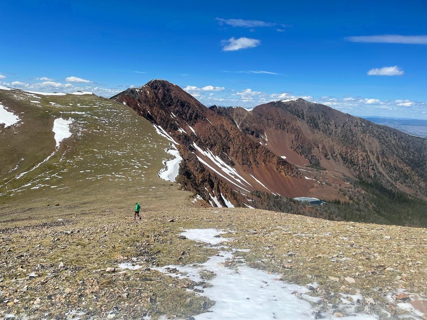 Mountain running season, how I&rsquo;ve missed you!! 😍😍😍

Spent a lovely few days exploring mountains @montecoletrain and I have both driven past a bunch, but never been in. Though really I think I just took photos of Monte running in pretty place