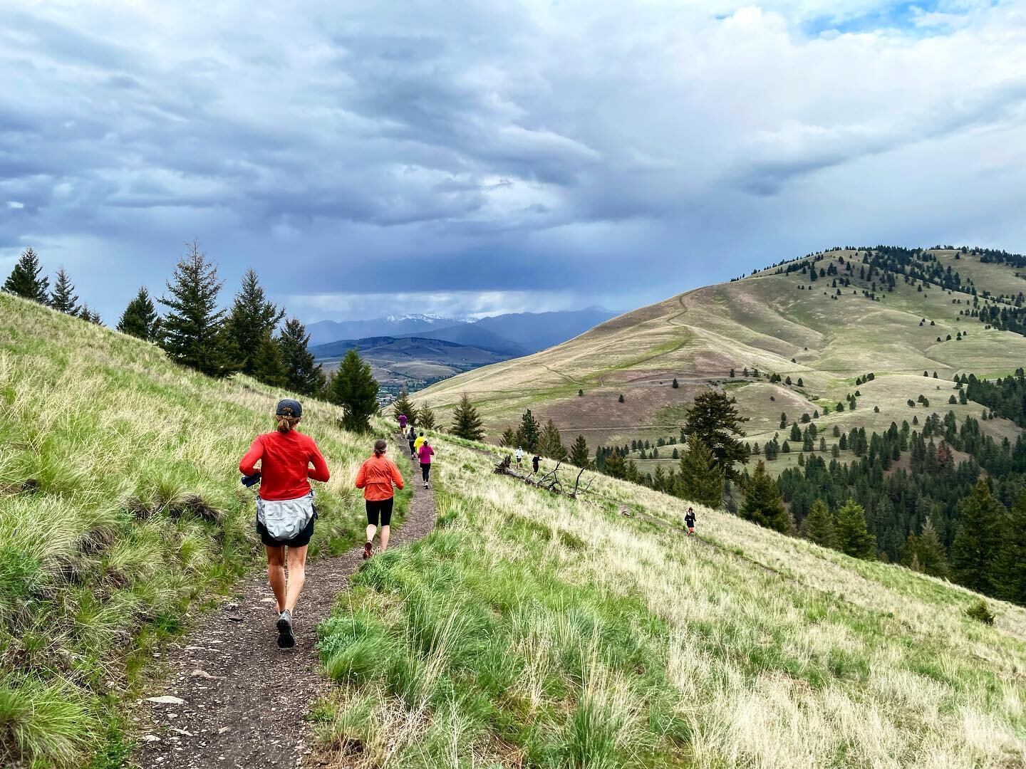 Passing showers make for the BEST clouds. Had a wonderful eight weeks sharing trails with a great group of folks for another session of @runwildmissoula trail classes. Thanks to @sarahknutson89 being my partner in crime and reminding me to send email