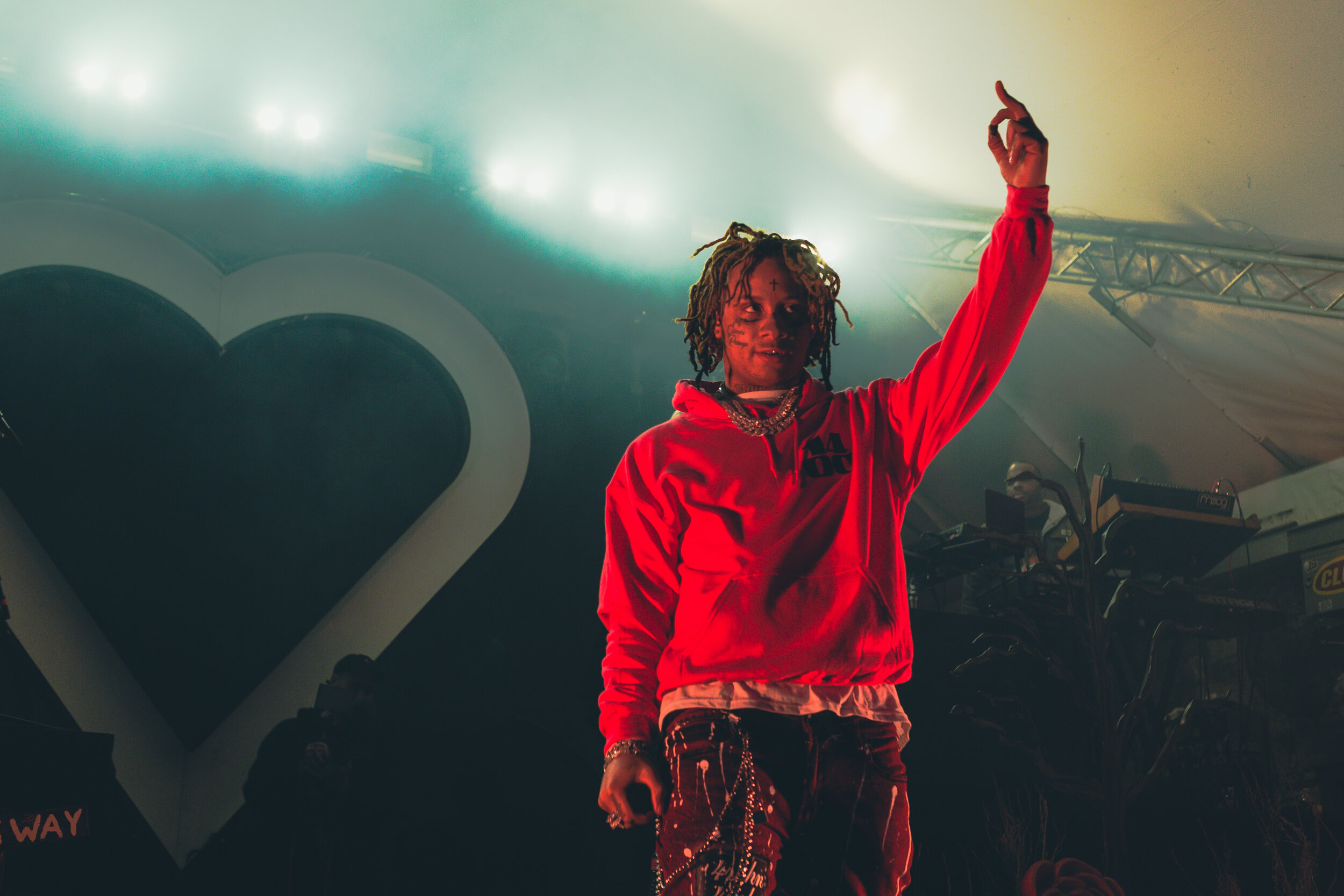  Trippie Redd takes the stage and hypes up the crowd. He is currently promoting his 4th mixtape entitled  A Love Letter to You 4,  and will head to Europe after his North American tour. 