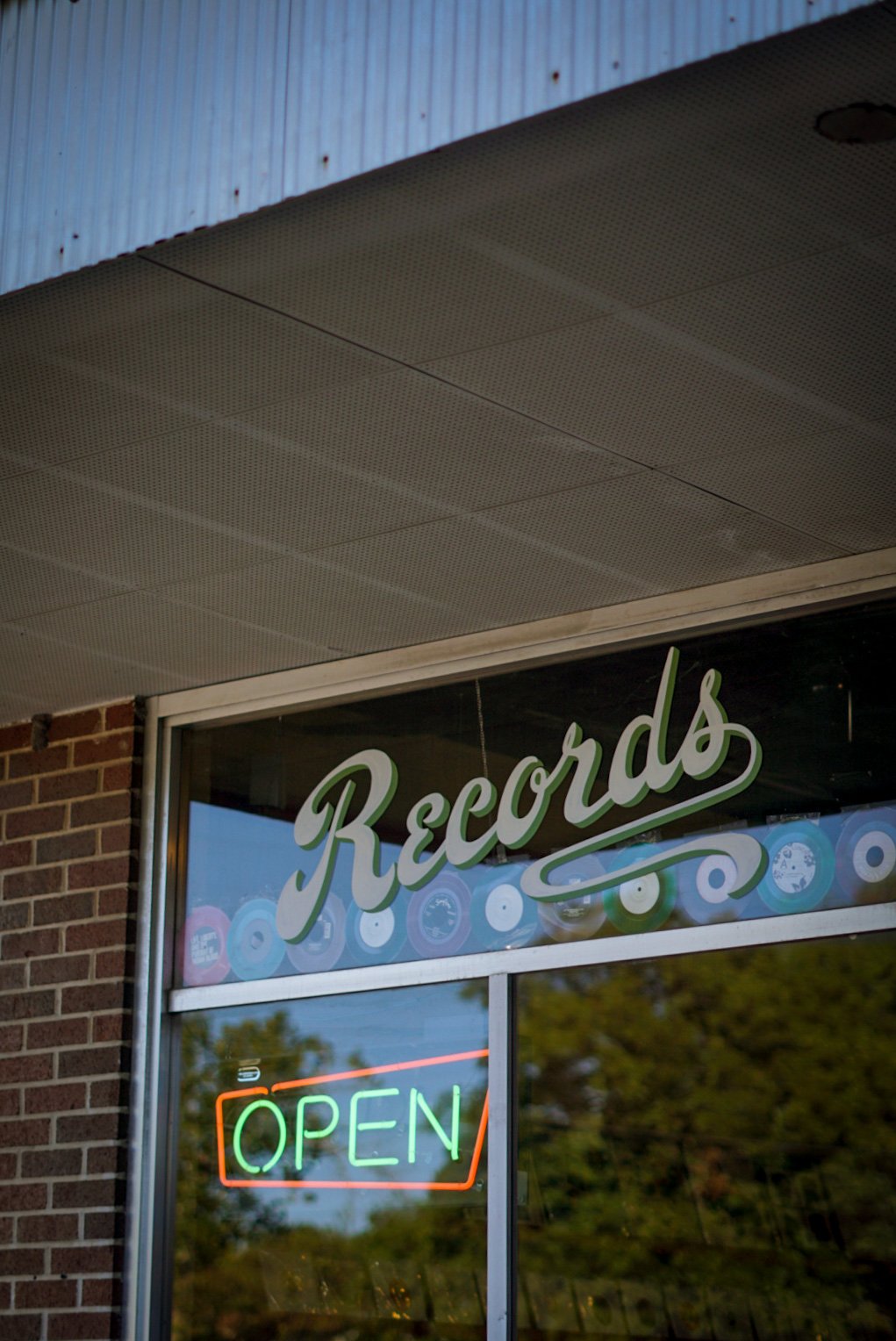  Breakaway Records storefront 