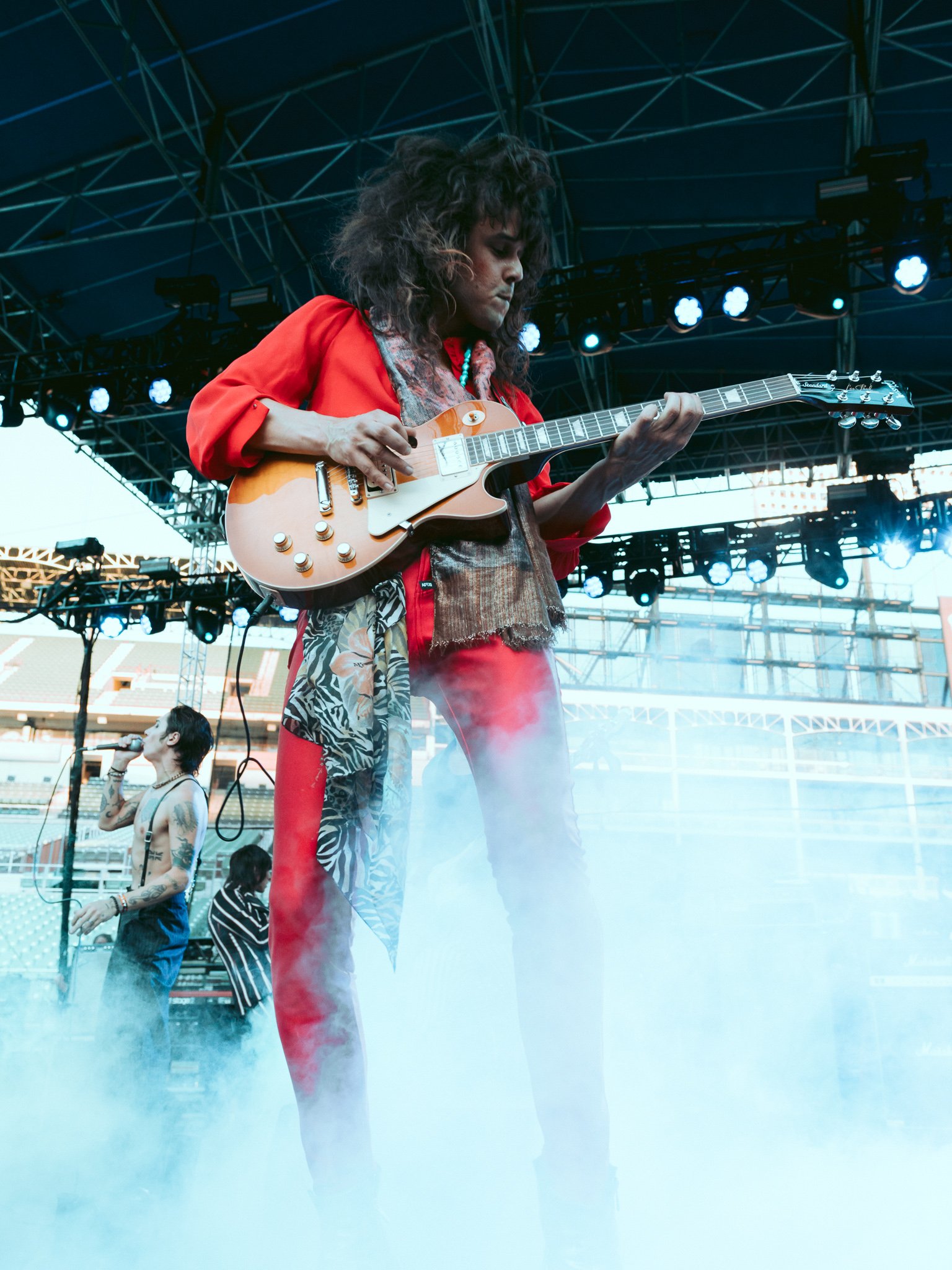  Palaye Royale guitarist Andrew Martin owns the Stay Lit stage with his captivating performance. 