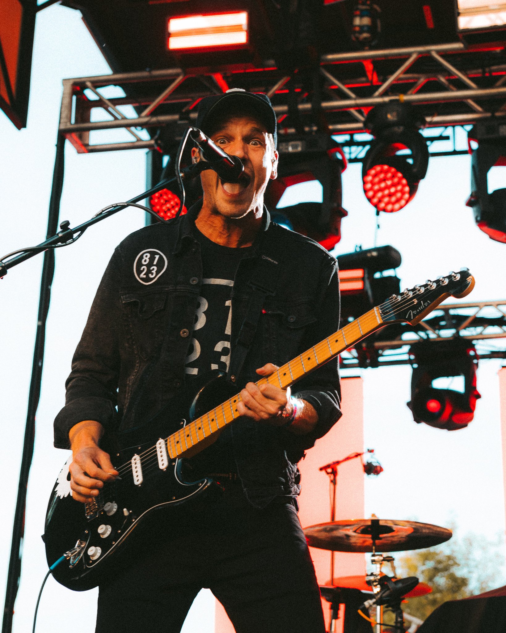  The Maine guitarist Kennedy Brock entertains the crowd. 