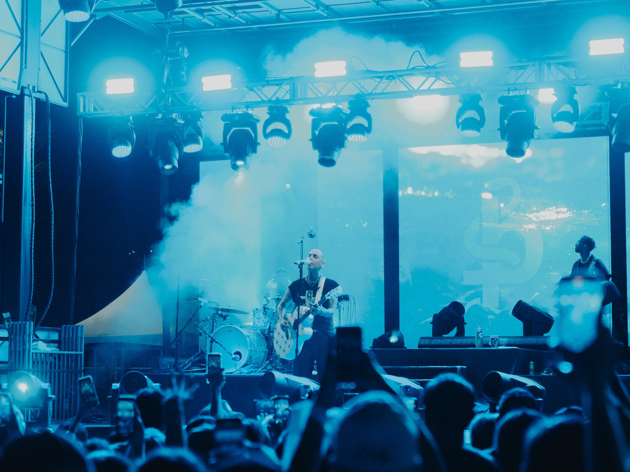  Day three headliner blackbear closes out the weekend on the Hot Topic stage. 