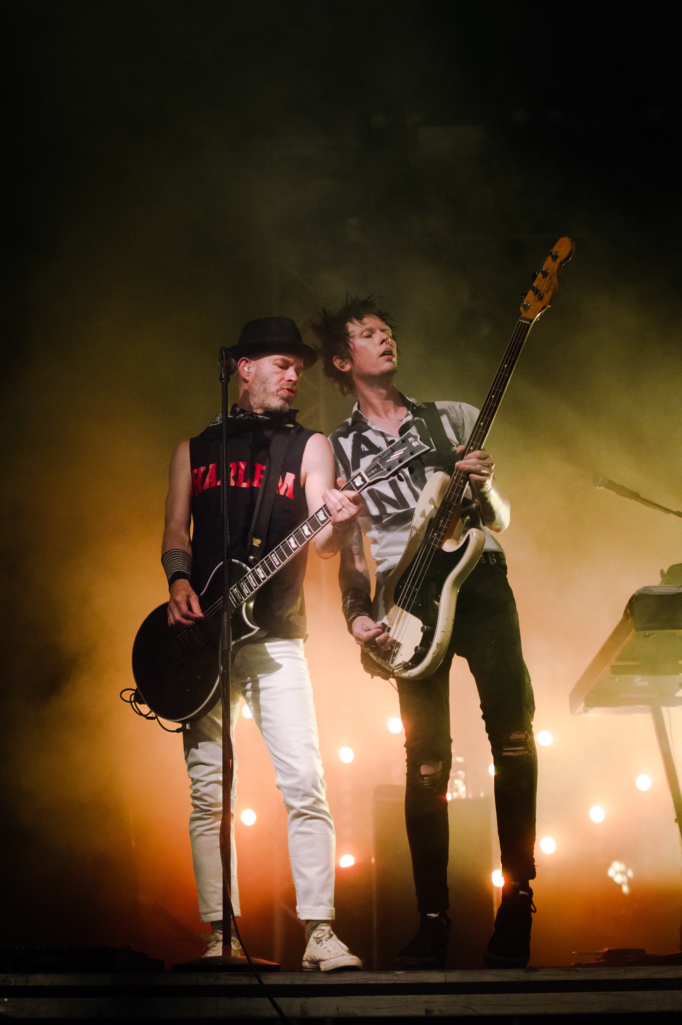  Jason McCaslin and rhythm guitarist Tom Thacker of Sum 41 and  share the same energy as they play “Motiviation.” 