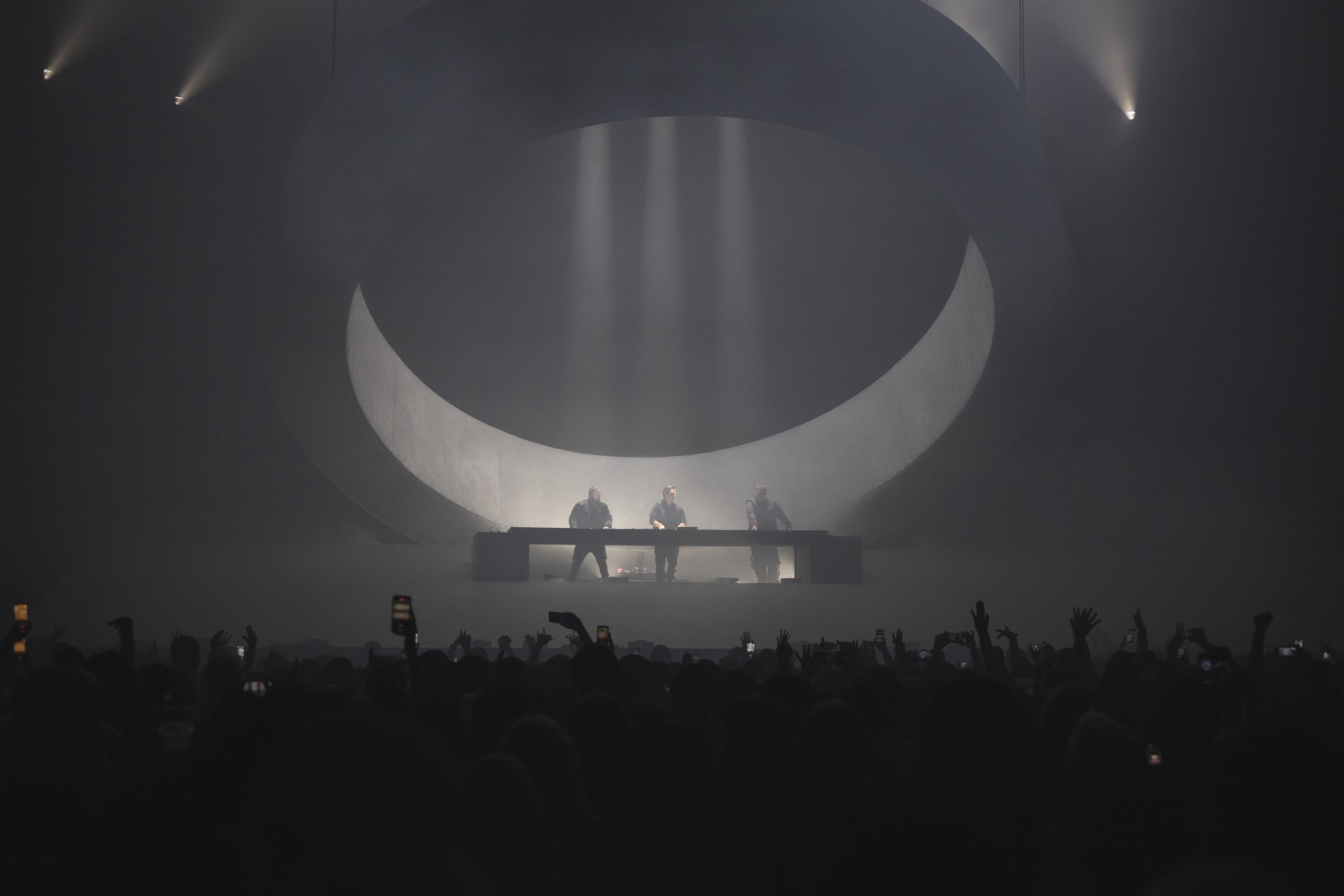  Swedish House Mafia astonishes the crowd as they appear out of the darkness playing “Can U Feel It.” 