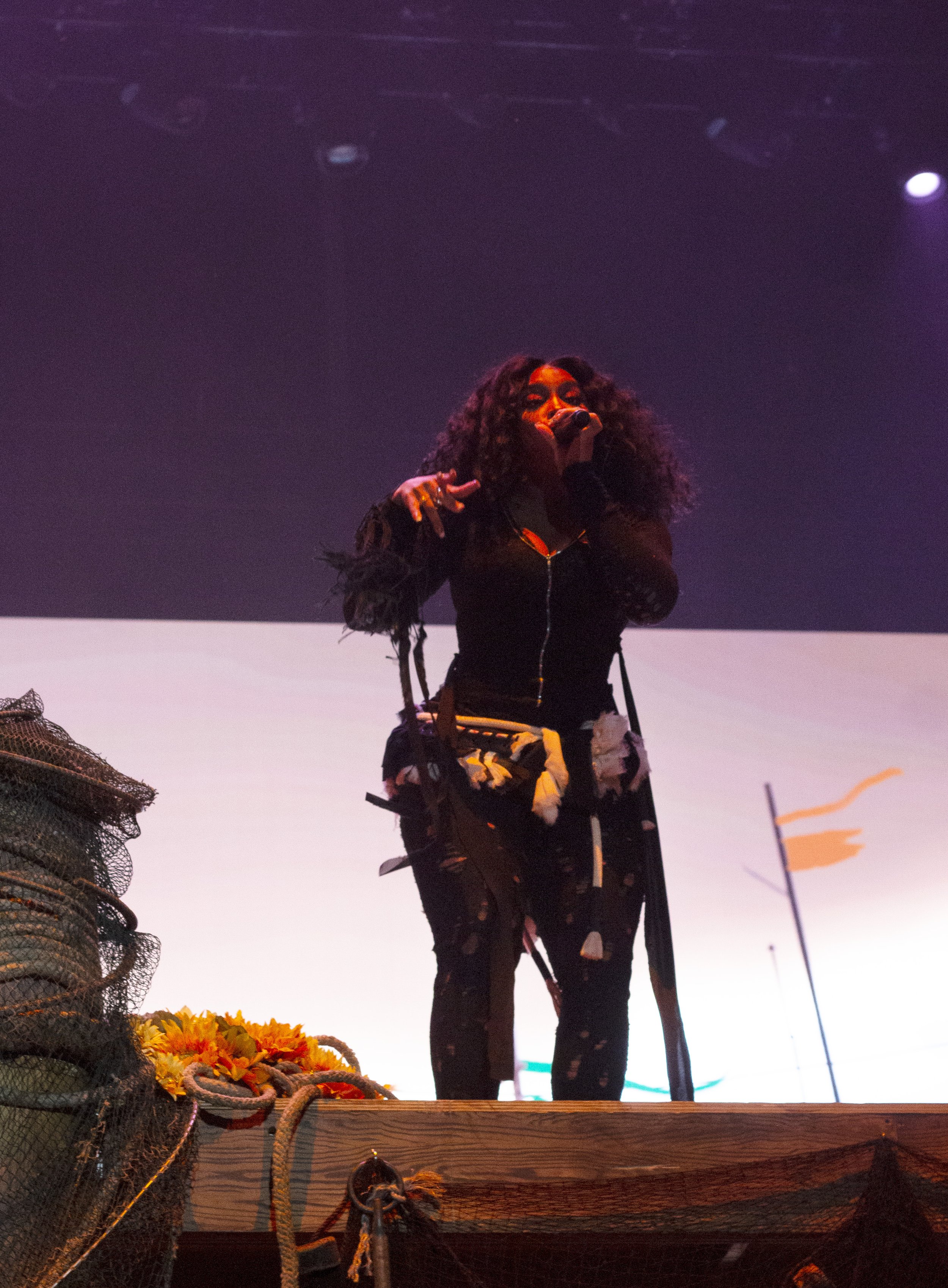  SZA performs at the Honda stage at ACL. 
