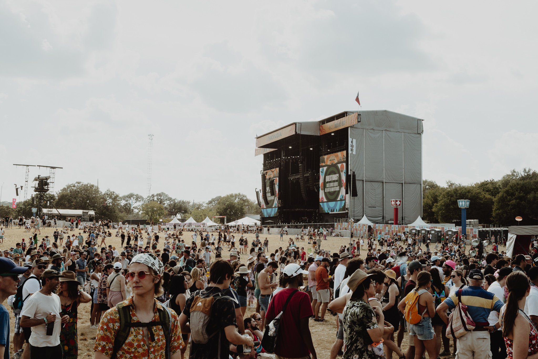  Zilker Park begins to fill up as people rush in for the second consecutive weekend of the iconic festival. 