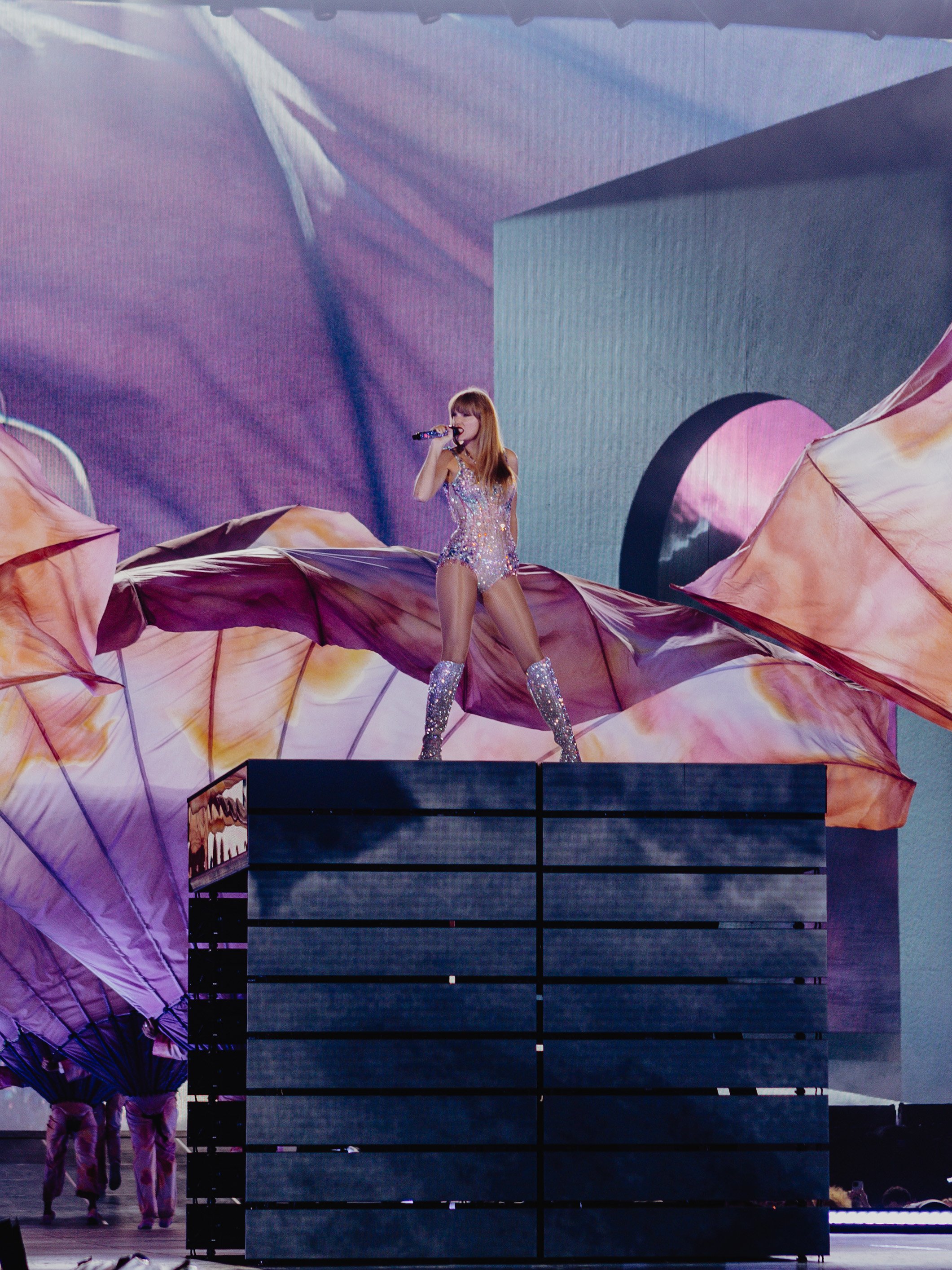  Swift makes a stunning entrance on her first night in Houston with “Miss Americana &amp; the Heartbreak Prince.” 