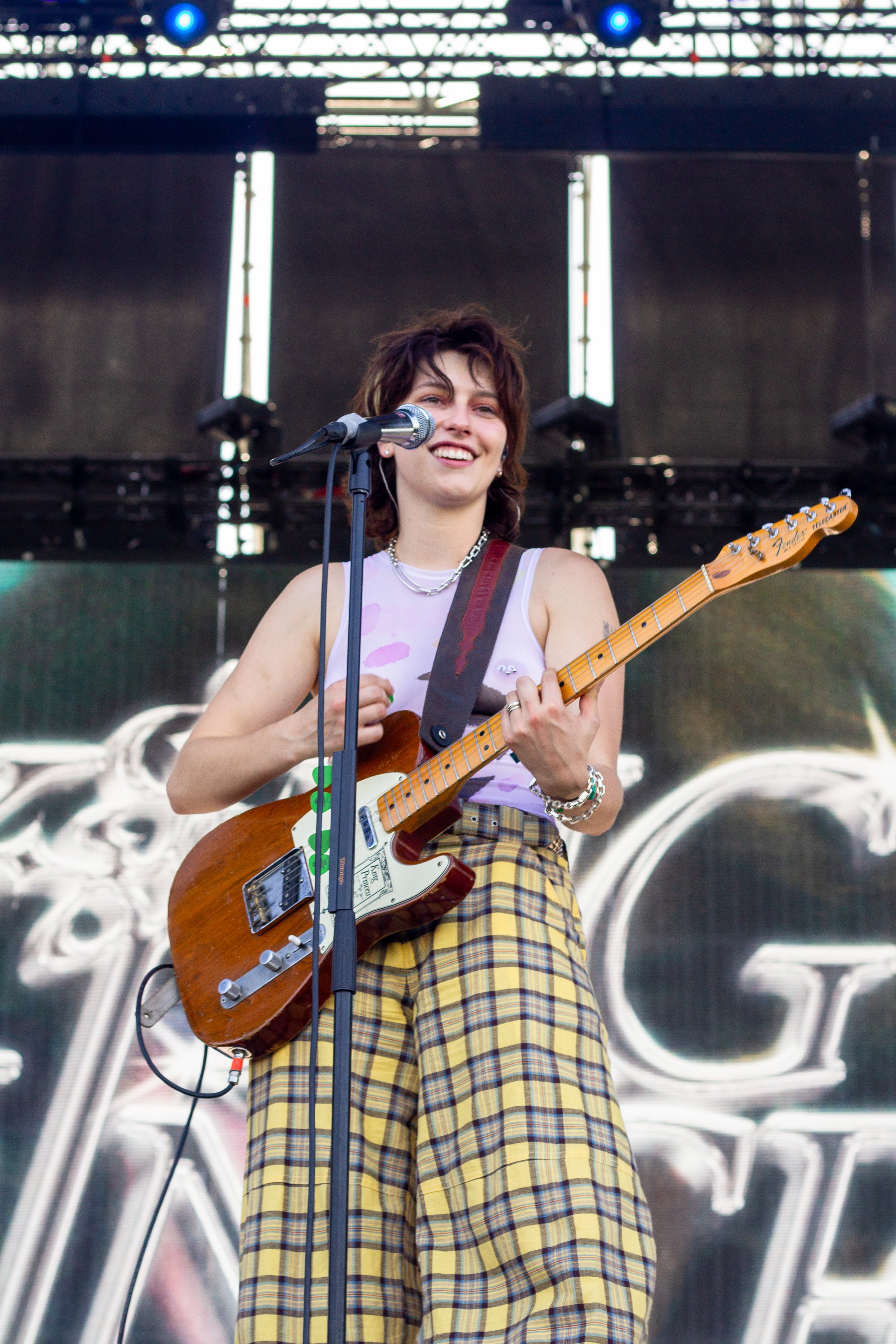   King Princess sings at Mad Cool Festival, marking the Brooklyn, New York singer’s first time in Spain. 