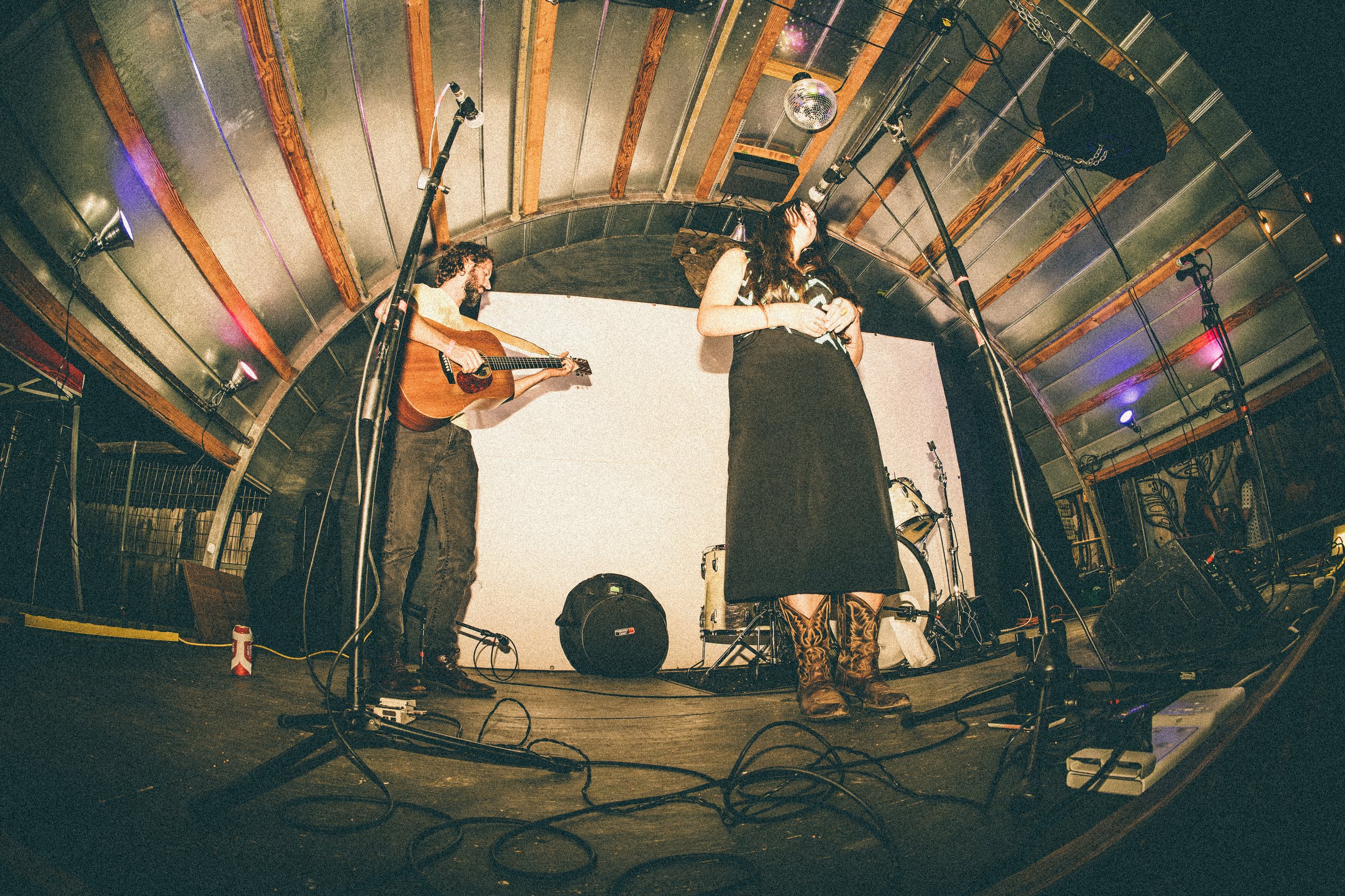  Singer Jenny Carson opens with a sweet and mellow performance.  Photo by Thomas Cruz  