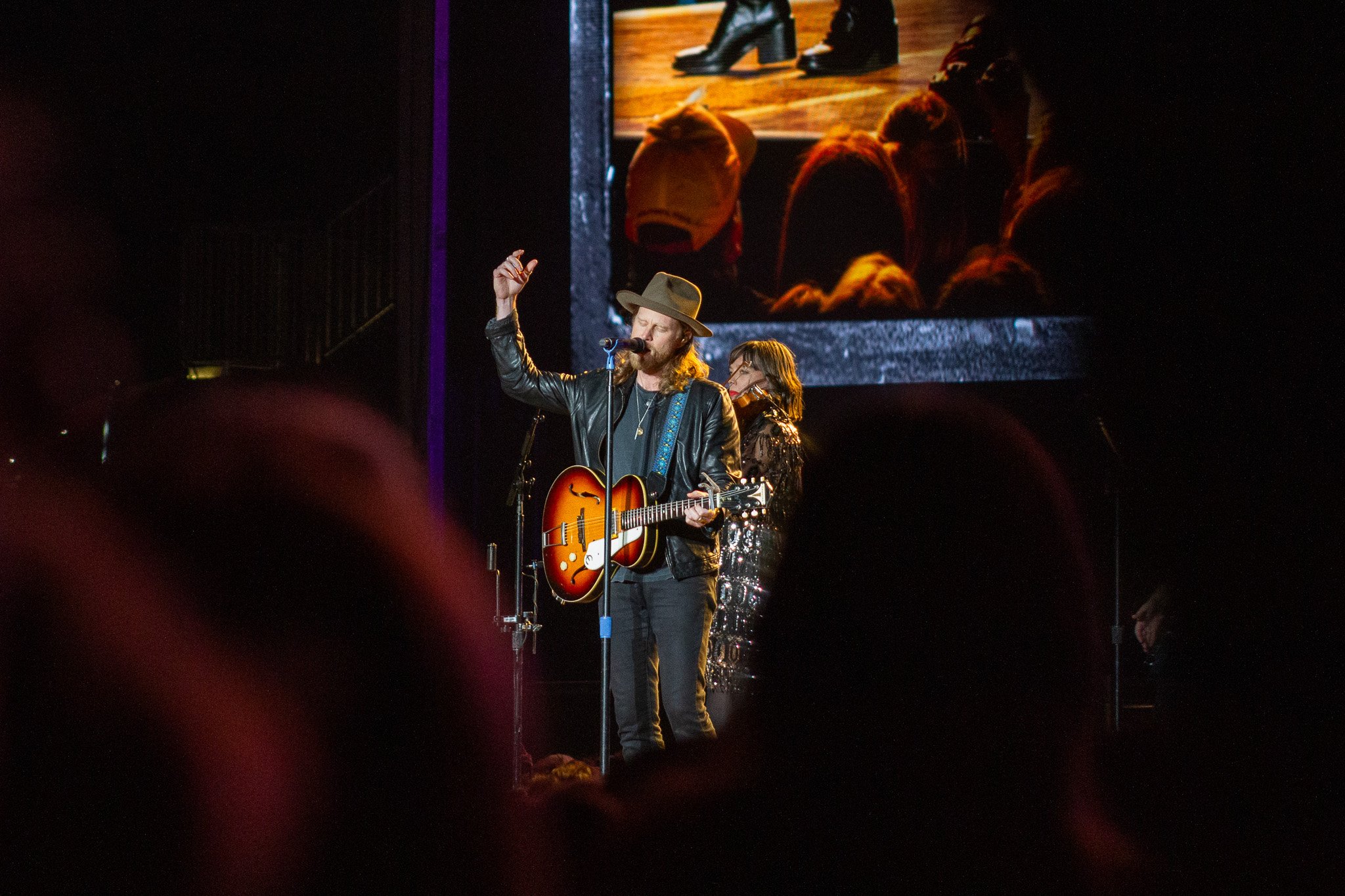  The Lumineers headline at ACL, treating the crowd to a mix of nostalgic older hits like “Flowers in Your Hair” and more recent songs such as “Cleopatra.” 