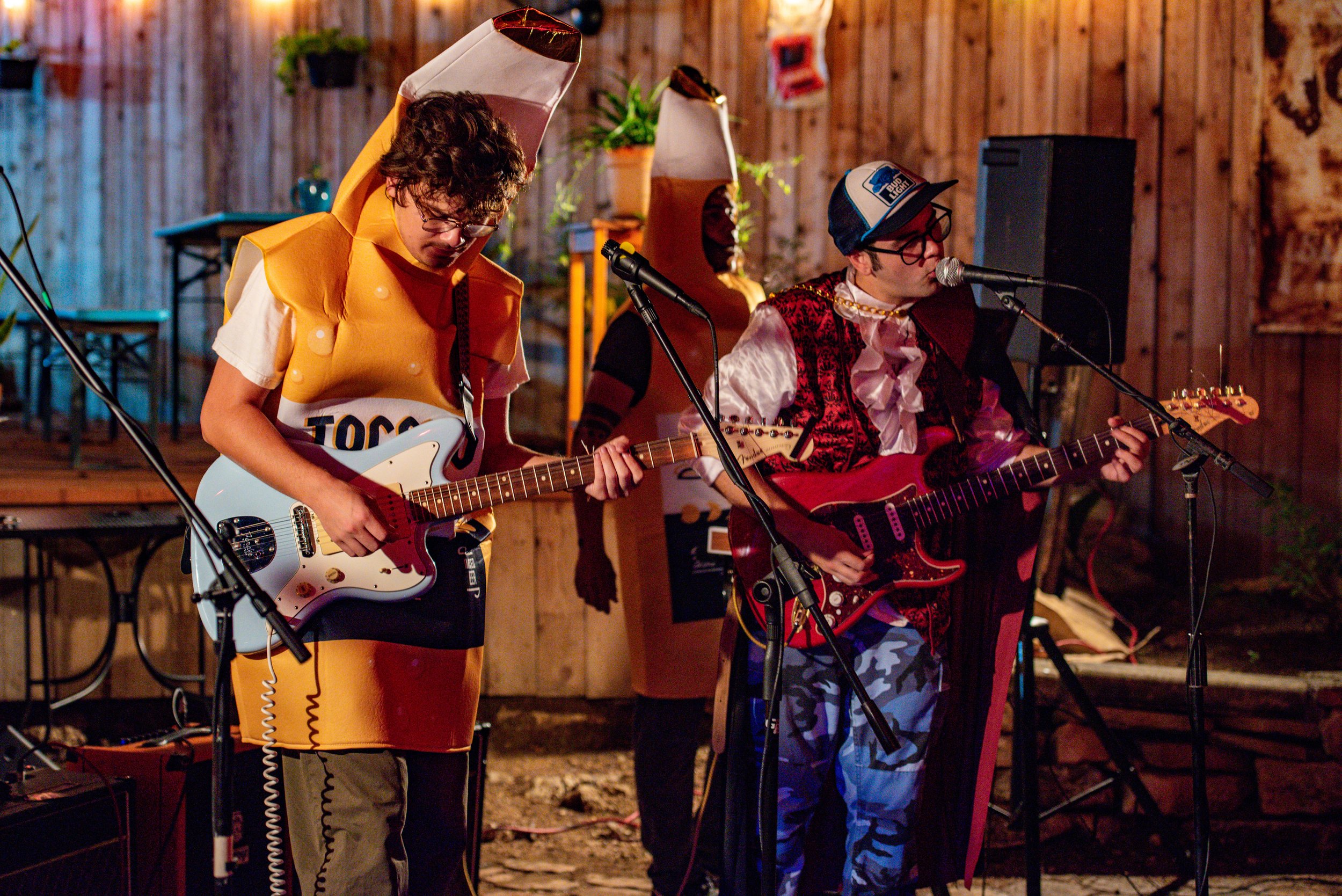  The bass player and lead singer of Stalefish open their alt-rock set at Tweedy’s.  Photo by Mackenzie Coleman  