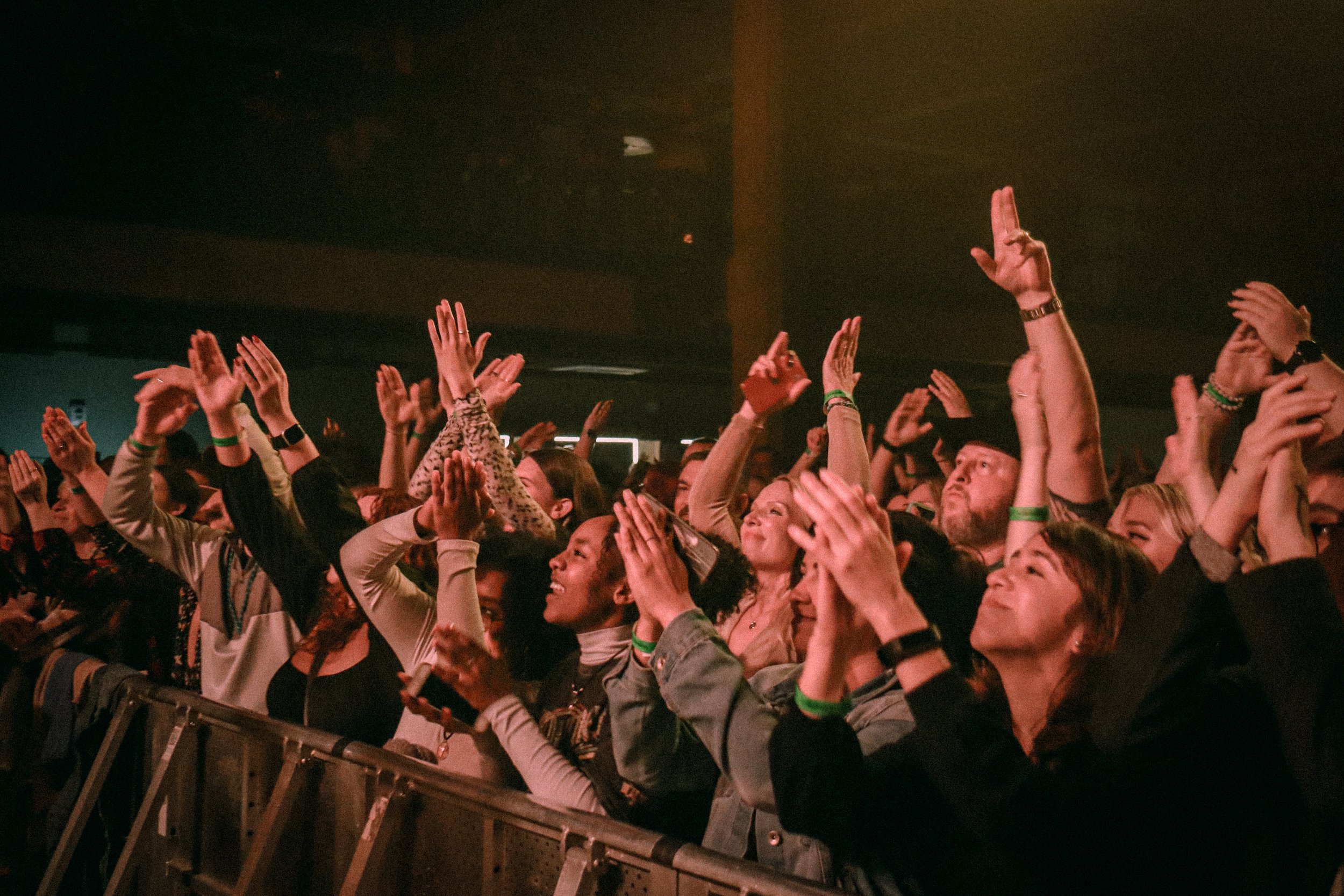  The crowd claps along to “All We Ever Knew.” 