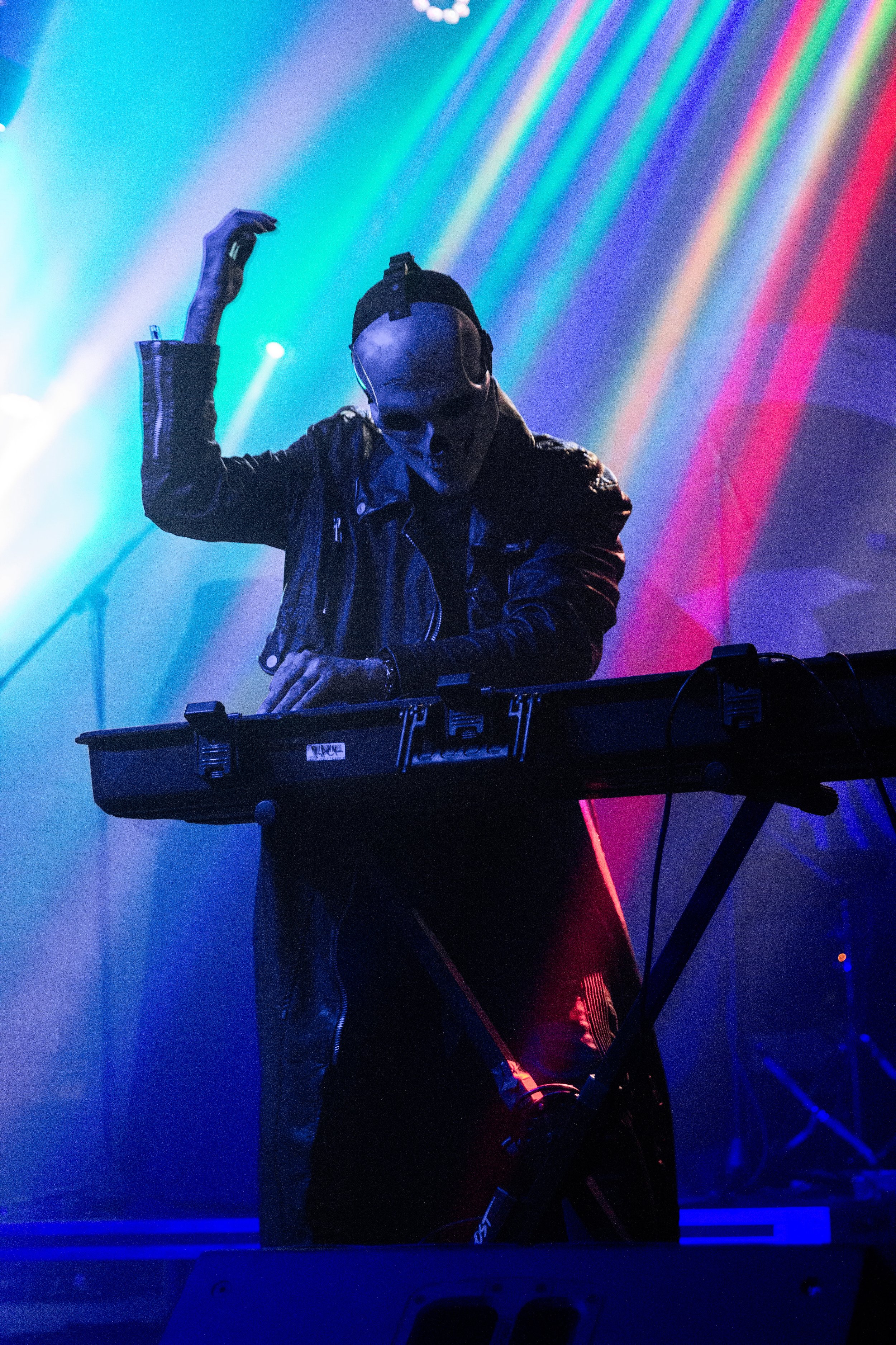 Gost delivers an electrifying sonic experience to captivate the audience. 