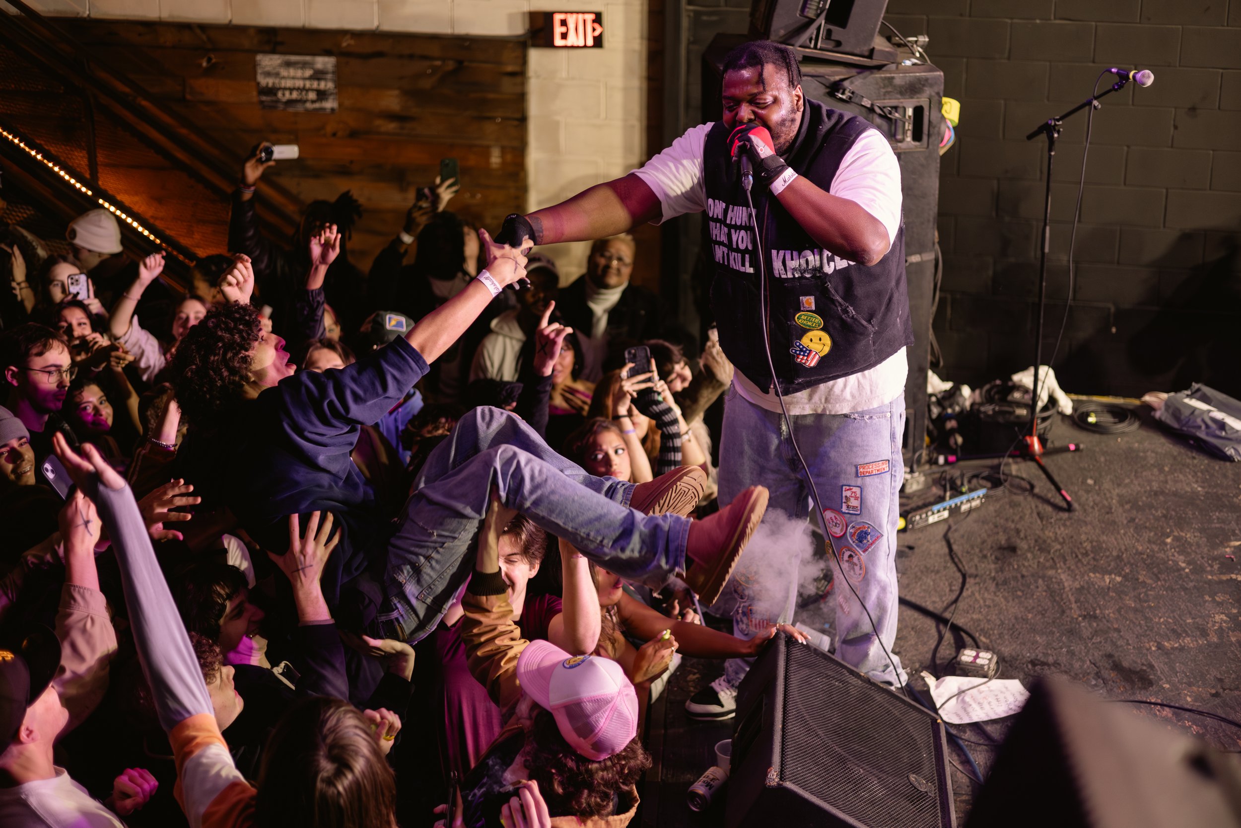  Rapper Polo Perks hypes up the crowd with an electric performance. 