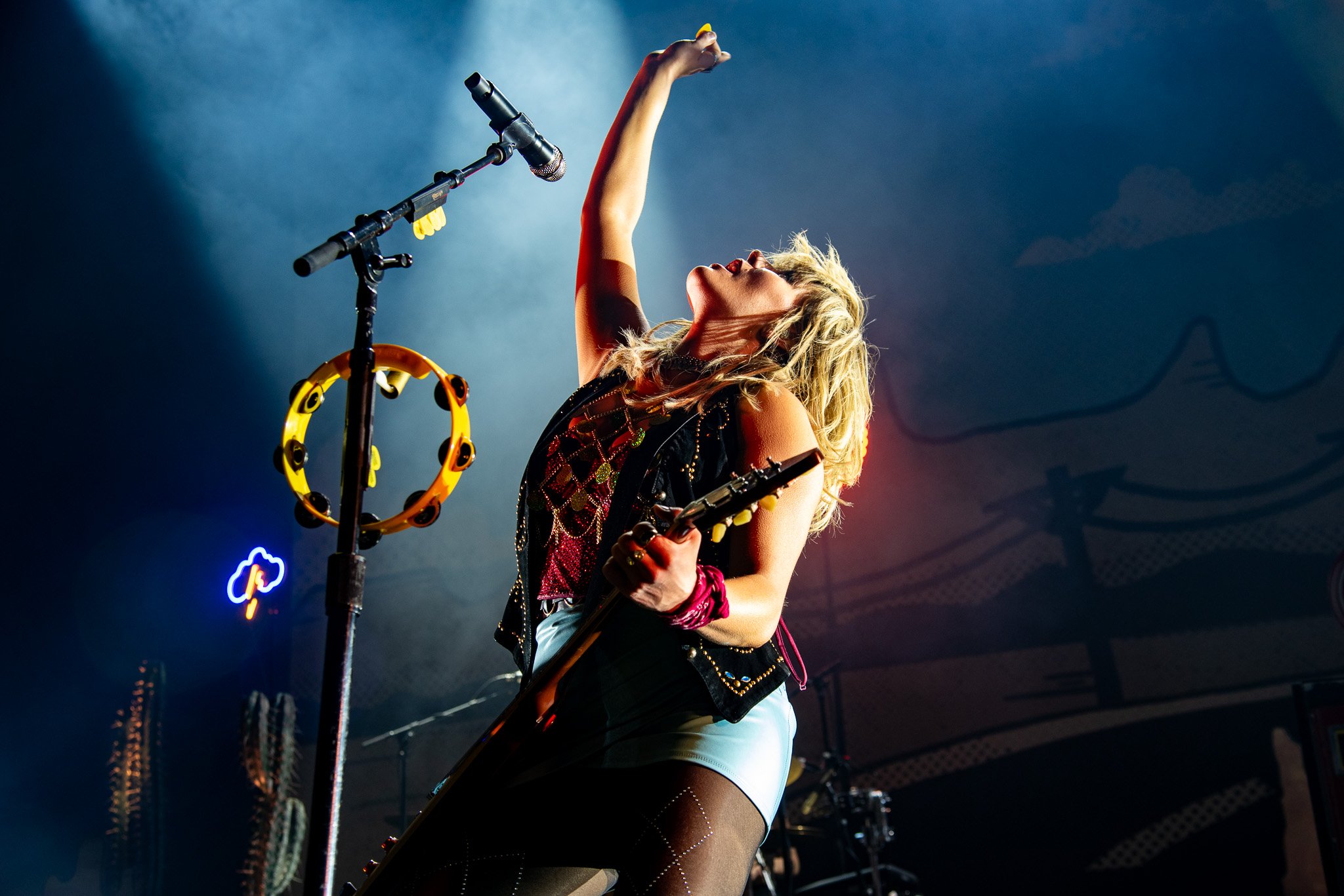  Reaching for the sky, Grace Potter sings the chorus to “Ah Mary.” 